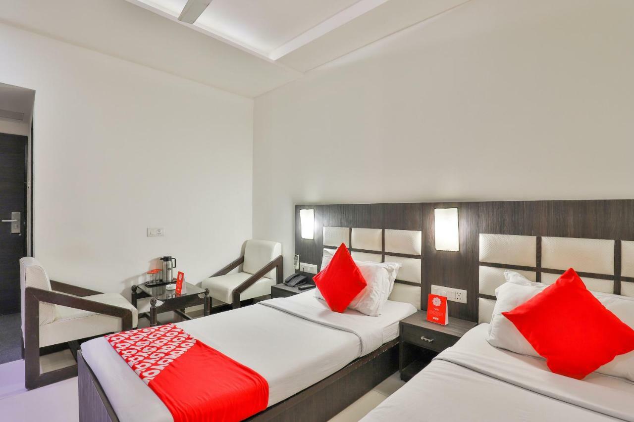 Oyo 2351 Golden Plaza 3* Ahmedabad