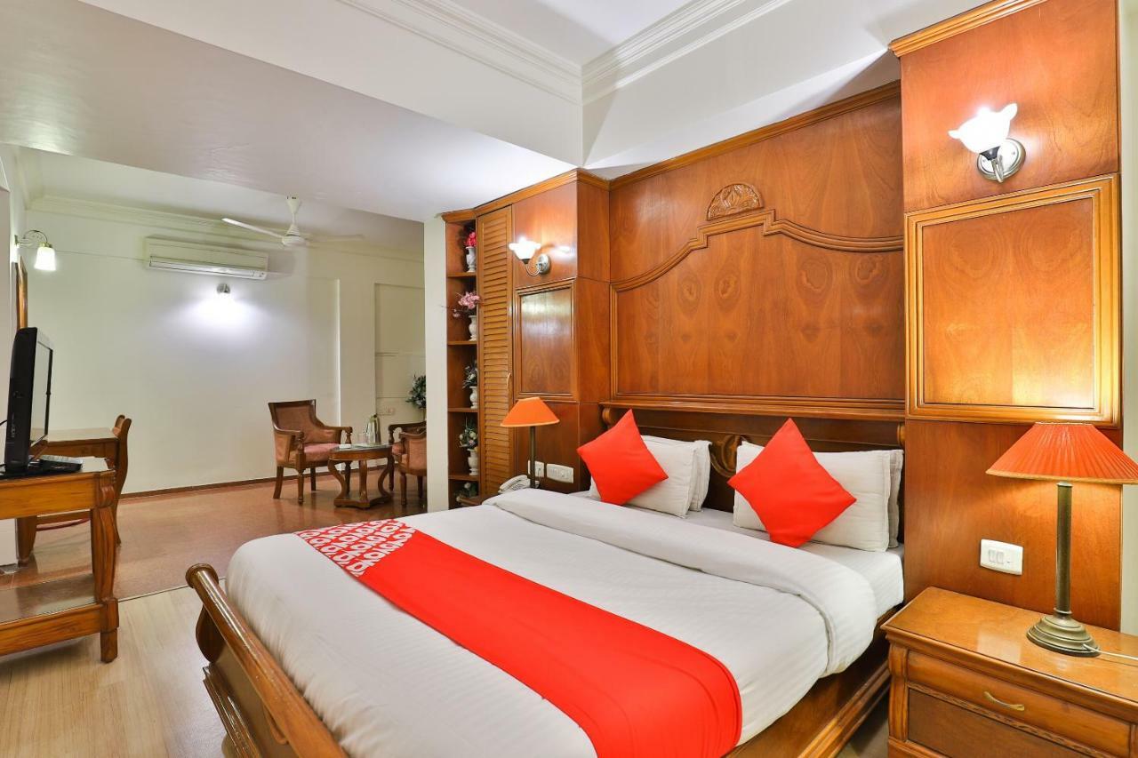 Pinnacle Hotel
