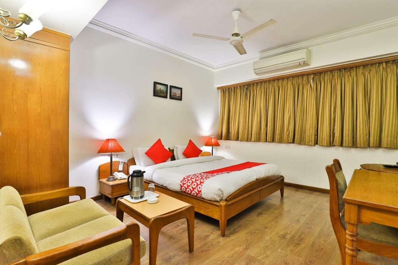 Pinnacle Hotel 3*