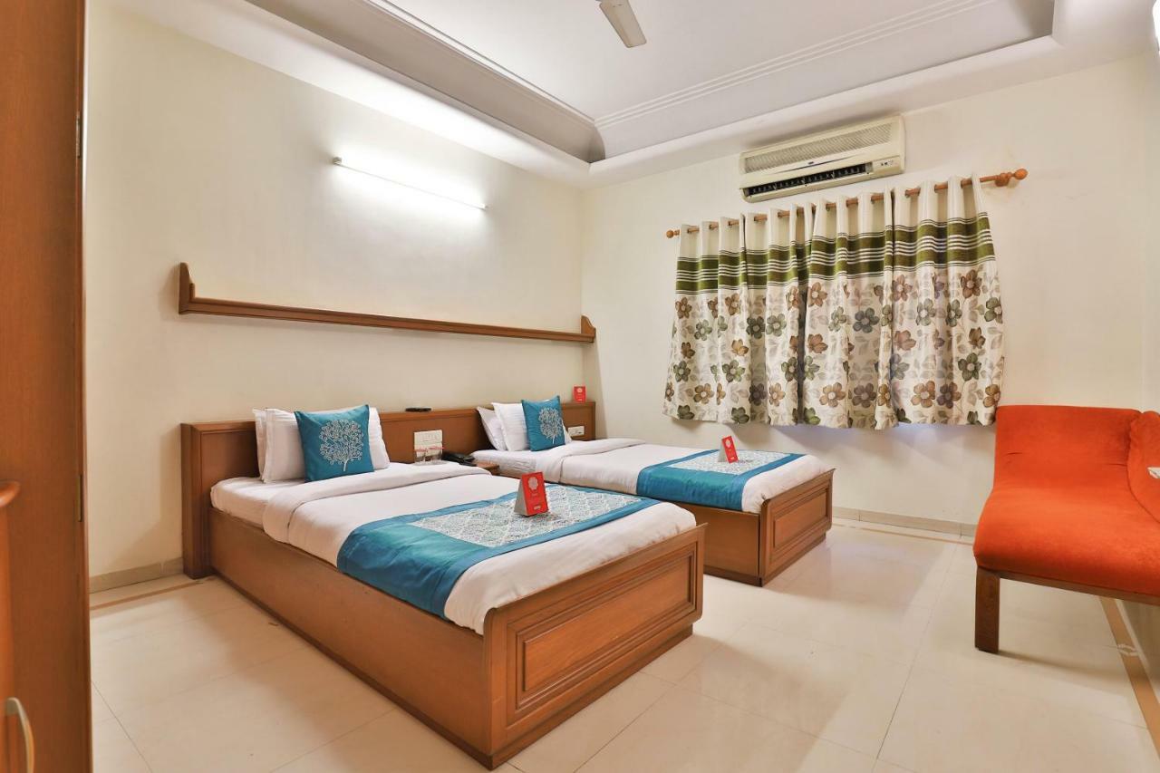 Hotel Oyo 8949 Atman