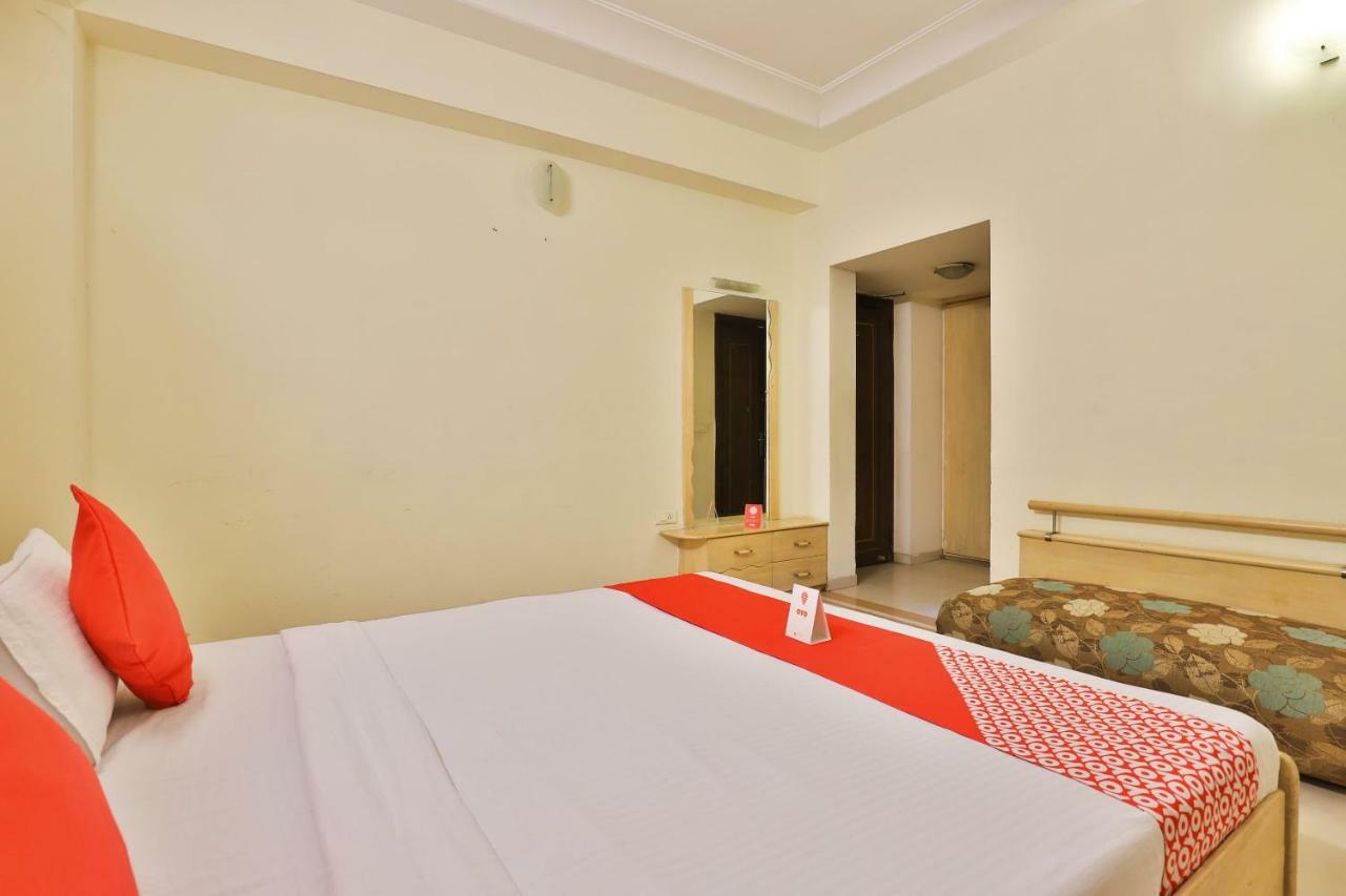 Oyo 8949 Atman Hotel Ahmedabad