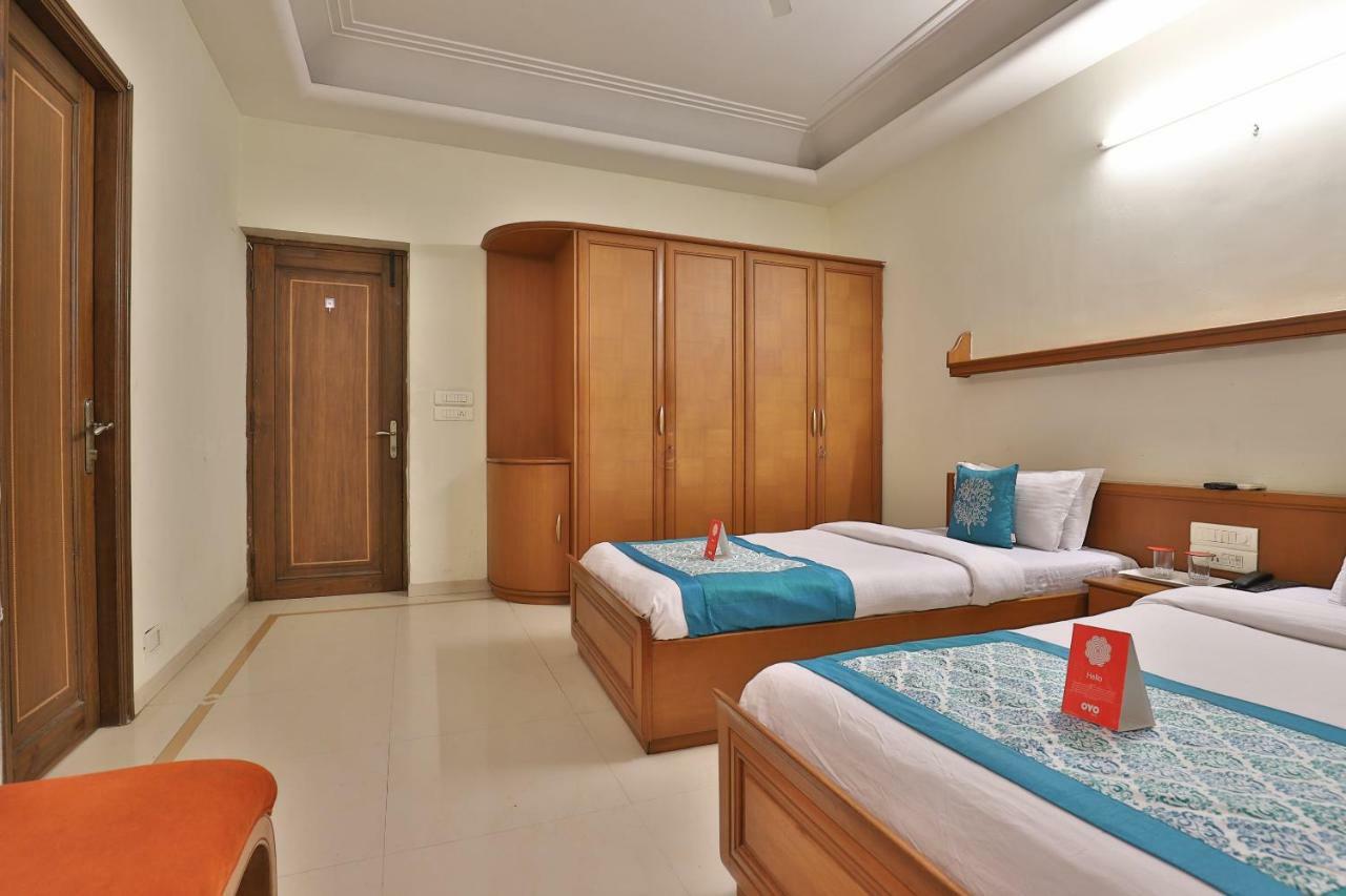 Oyo 8949 Atman Hotel Ahmedabad