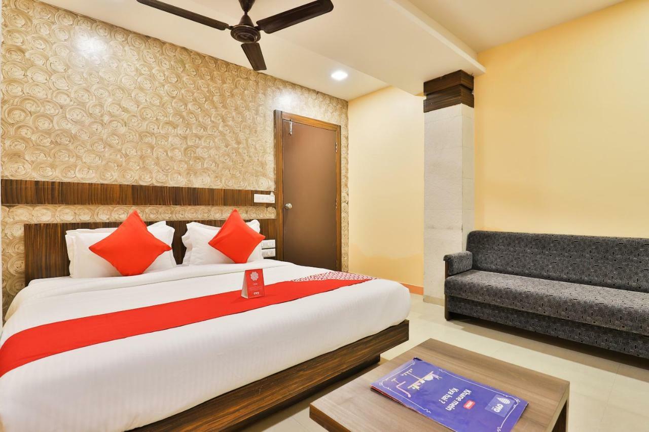 Hotel Oyo 12196 Mayur Park Residency
