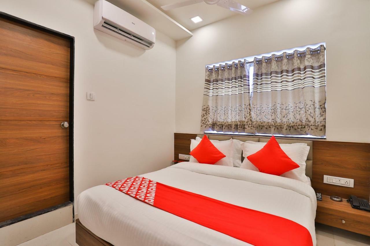 Oyo 19303 Sungold Hotel Ahmedabad