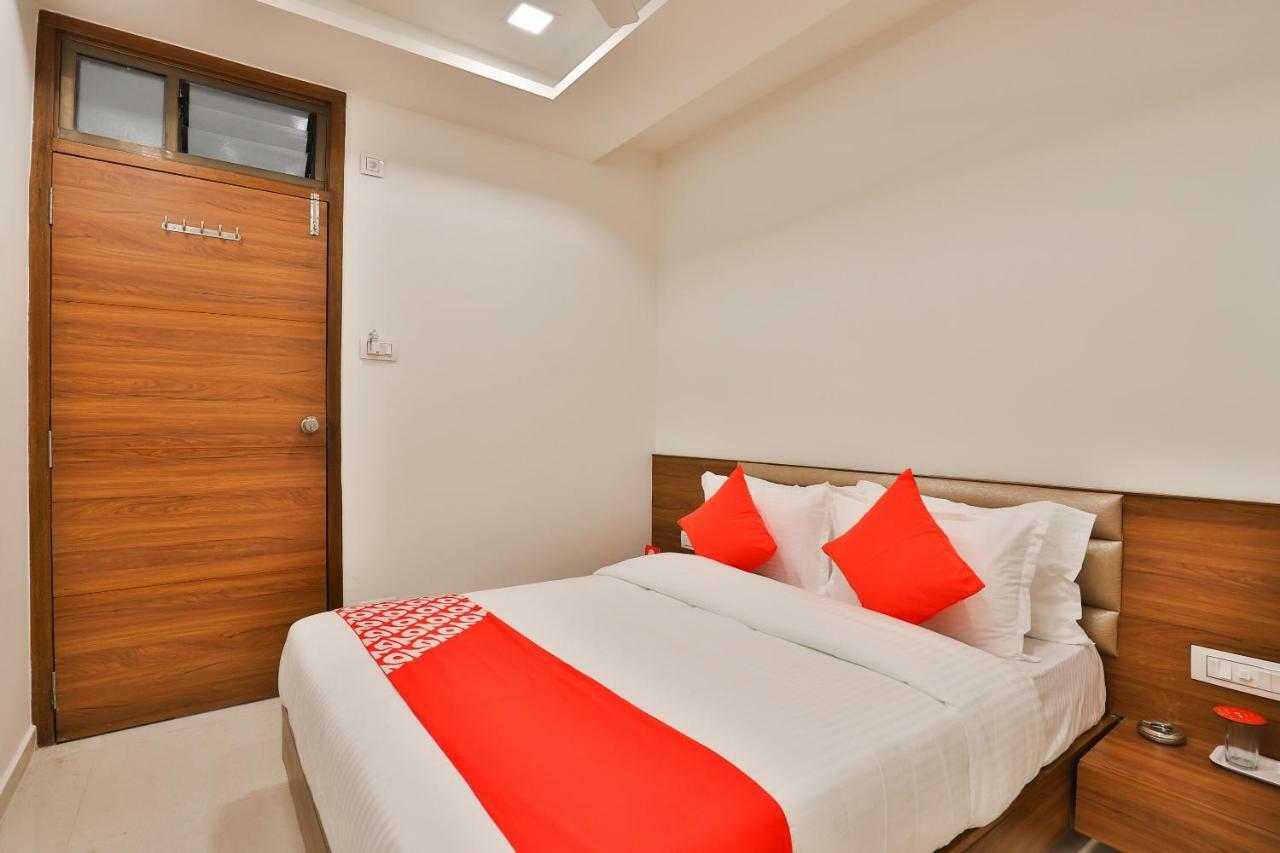 Oyo 19303 Sungold Hotel