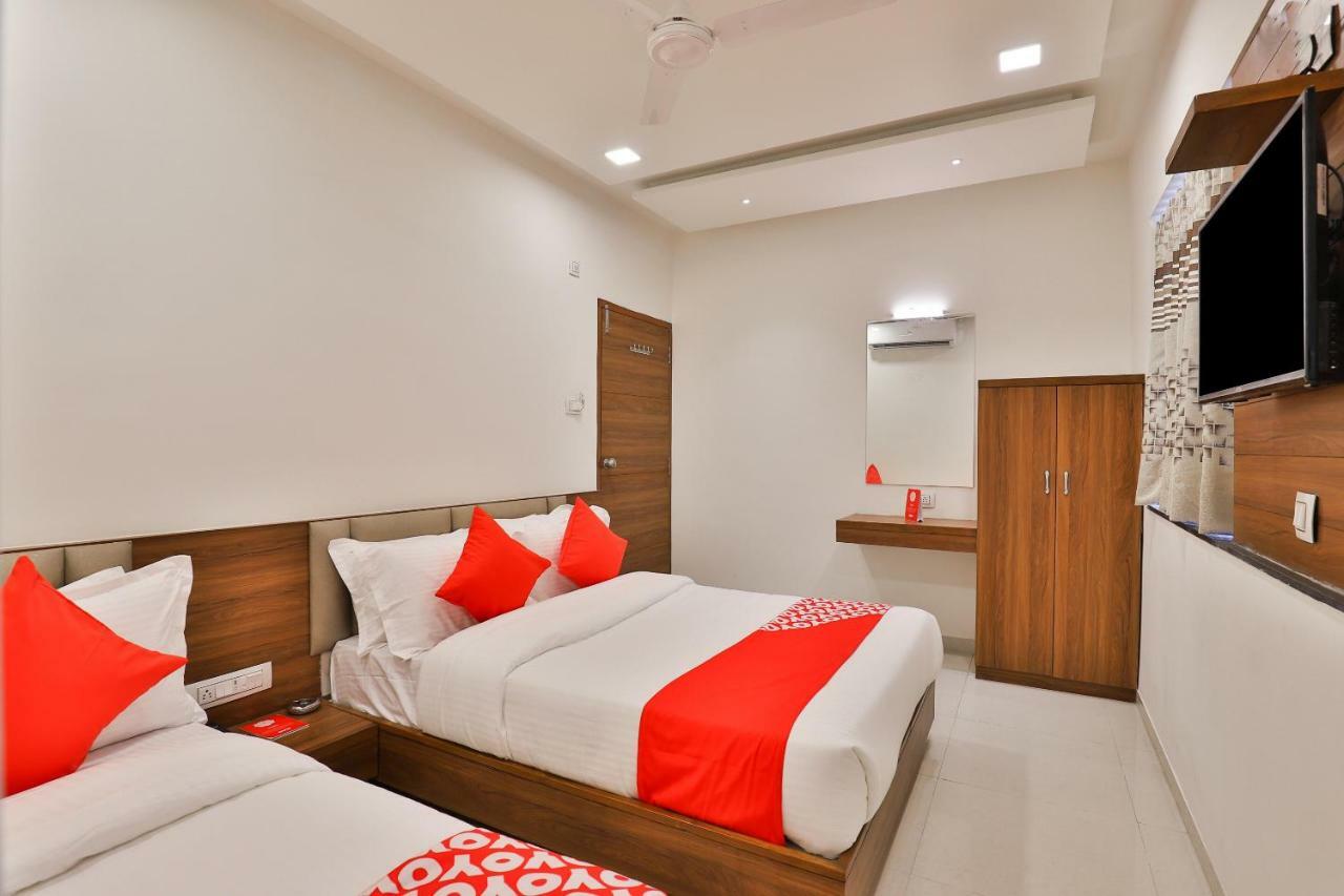 Oyo 19303 Sungold 3* Ahmedabad