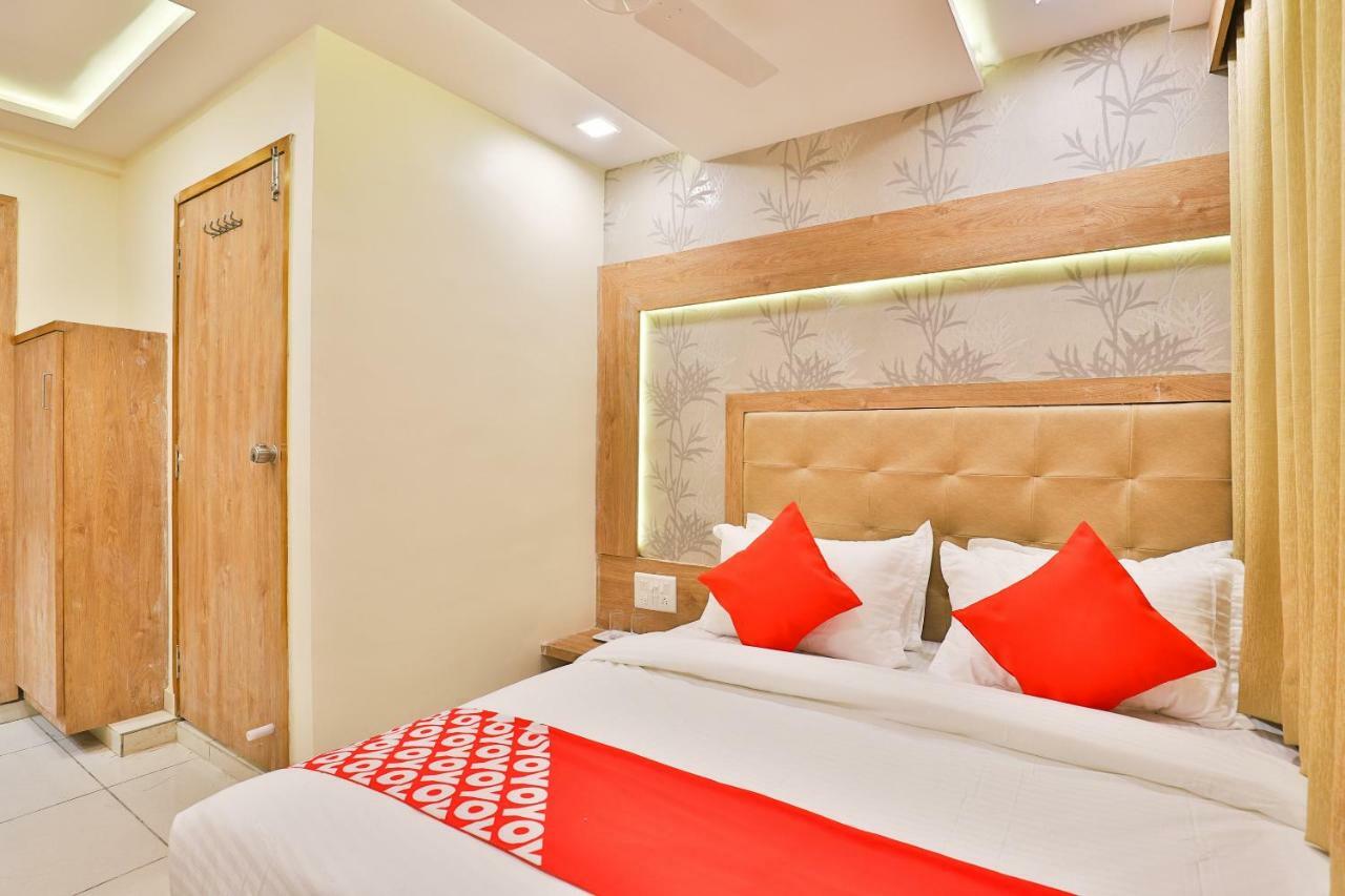 Oyo 22673 Suncity Hotel 3*