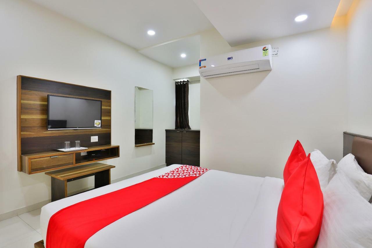 Oyo 25009 Crystal Hotel