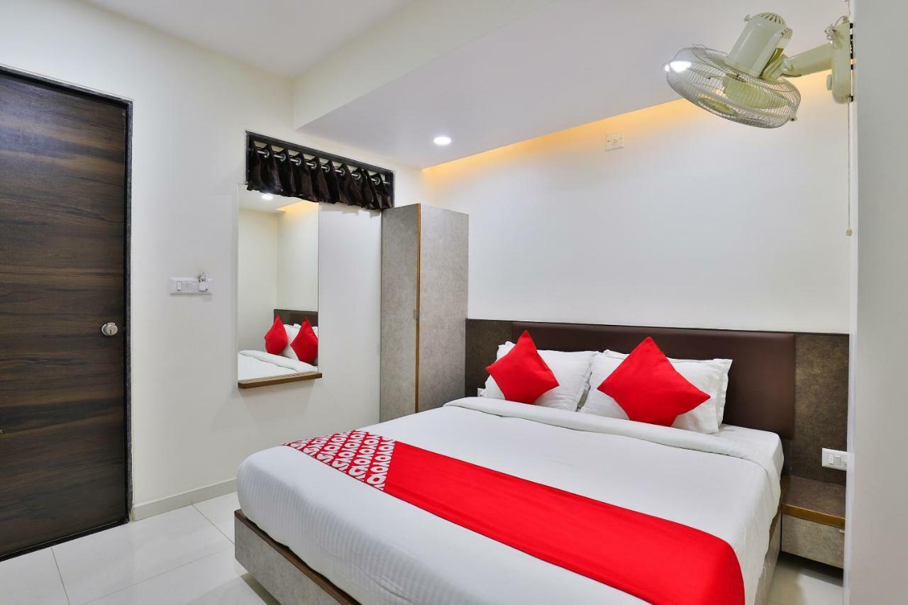 Oyo 25009 Crystal 3* Ahmedabad