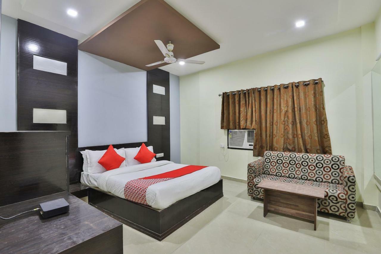 Oyo Flagship 19003 Rudra Mahal Hotel Ahmedabad