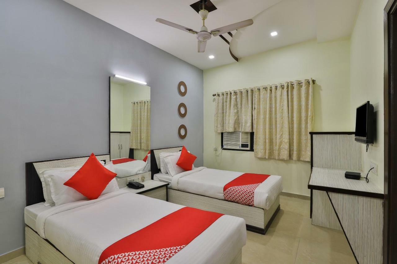 Oyo Flagship 19003 Rudra Mahal Hotel Ahmedabad