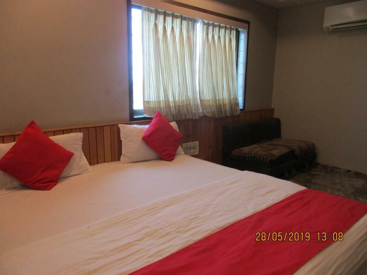 Hotel Om Balaji Ahmedabad