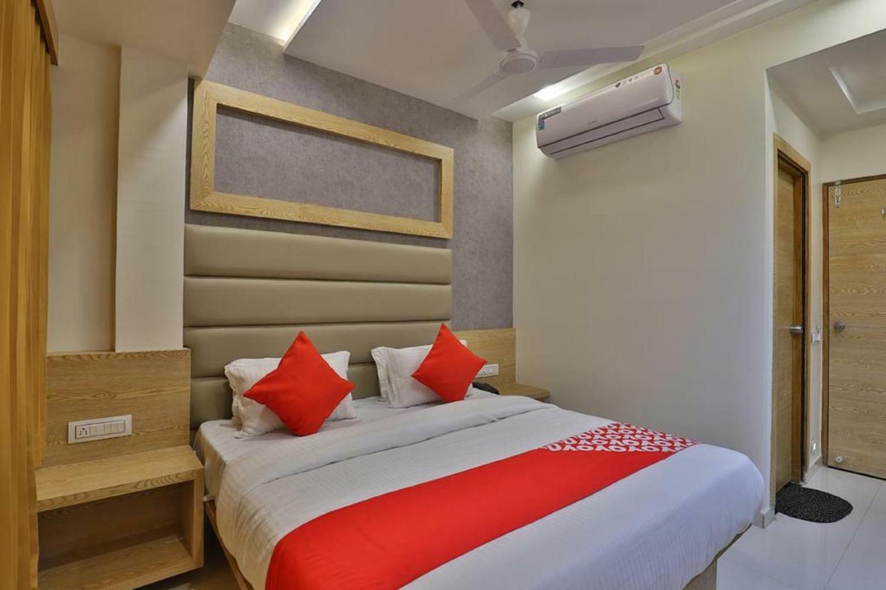 Acme By Sky Stays Hotel Ahmedabad