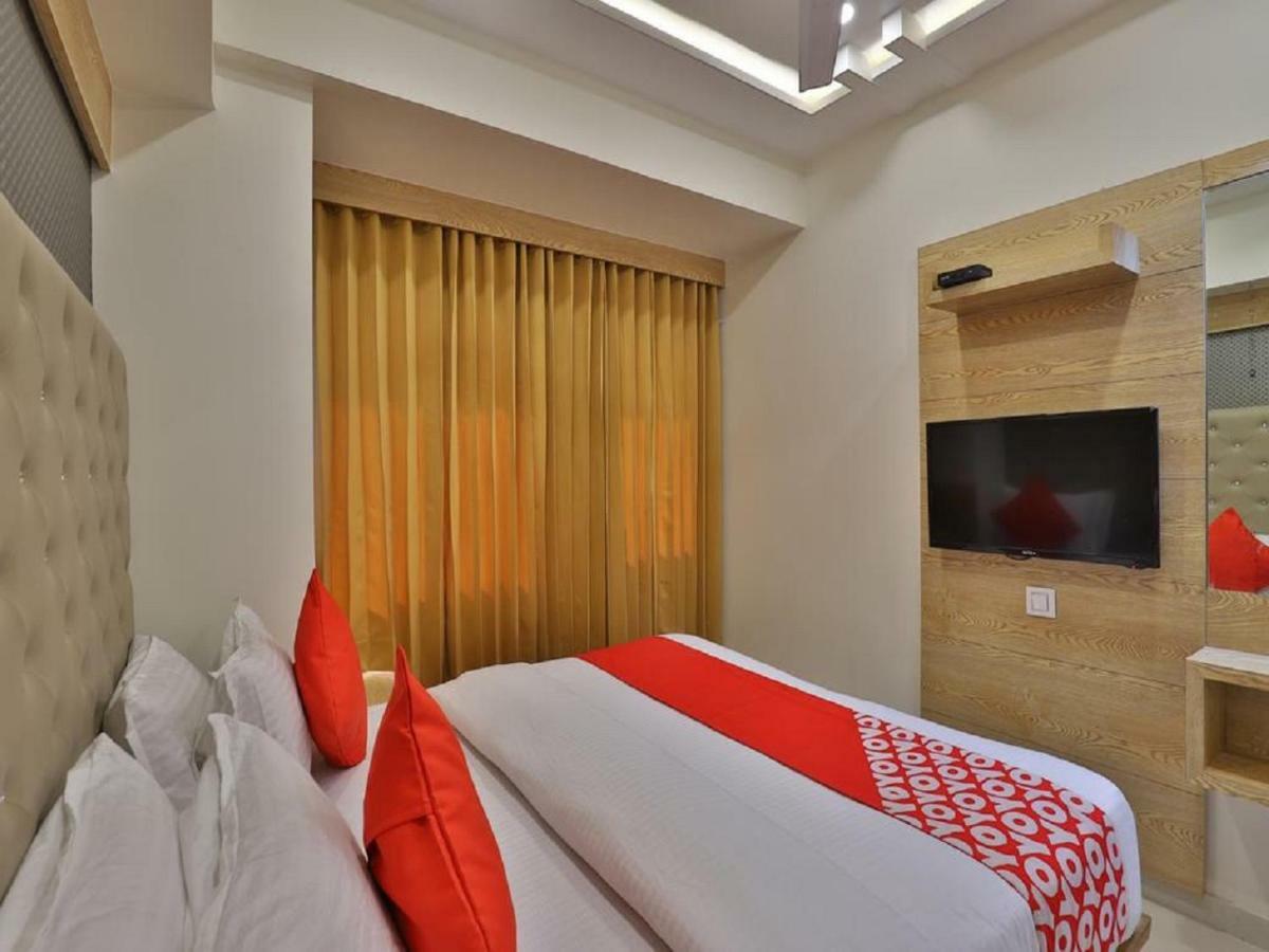 Acme By Sky Stays Hotel