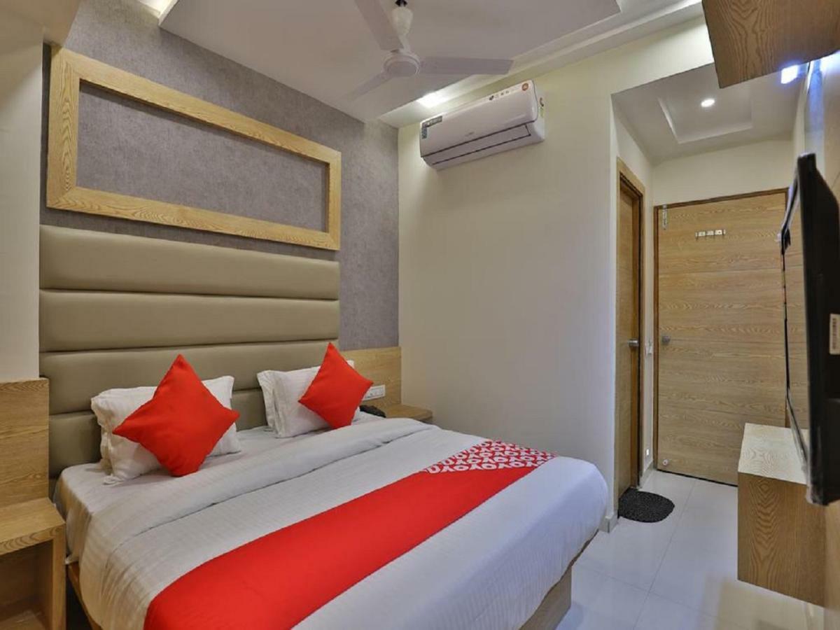 Acme By Sky Stays Hotel Ahmedabad