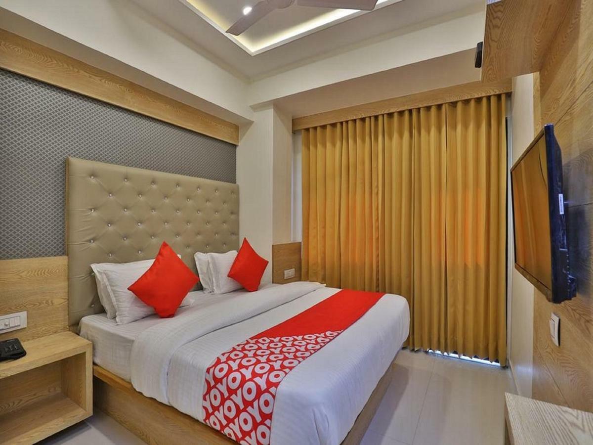 Hotel Acme By Sky Stays 3*