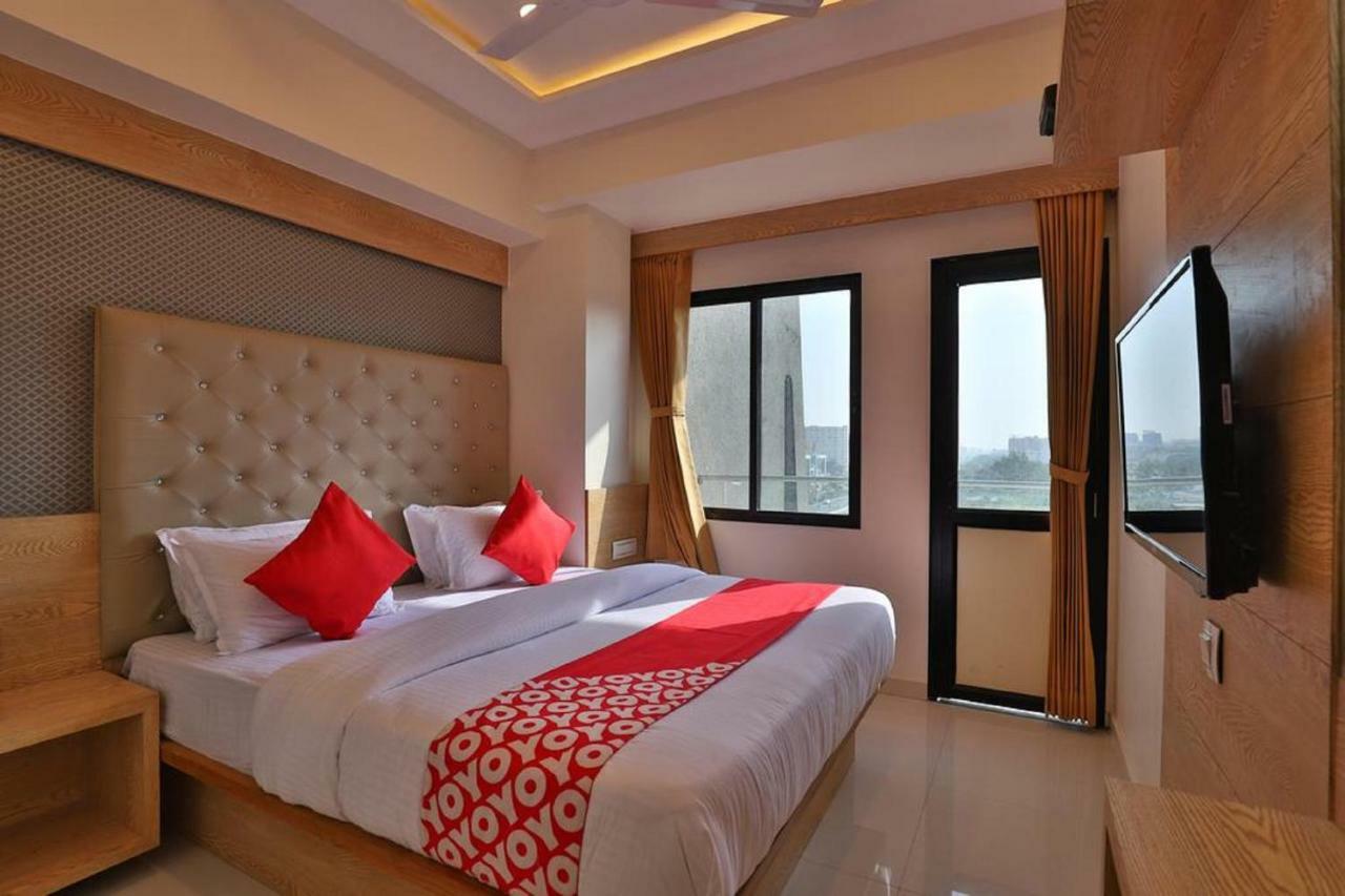 Acme By Sky Stays Hotel Ahmedabad