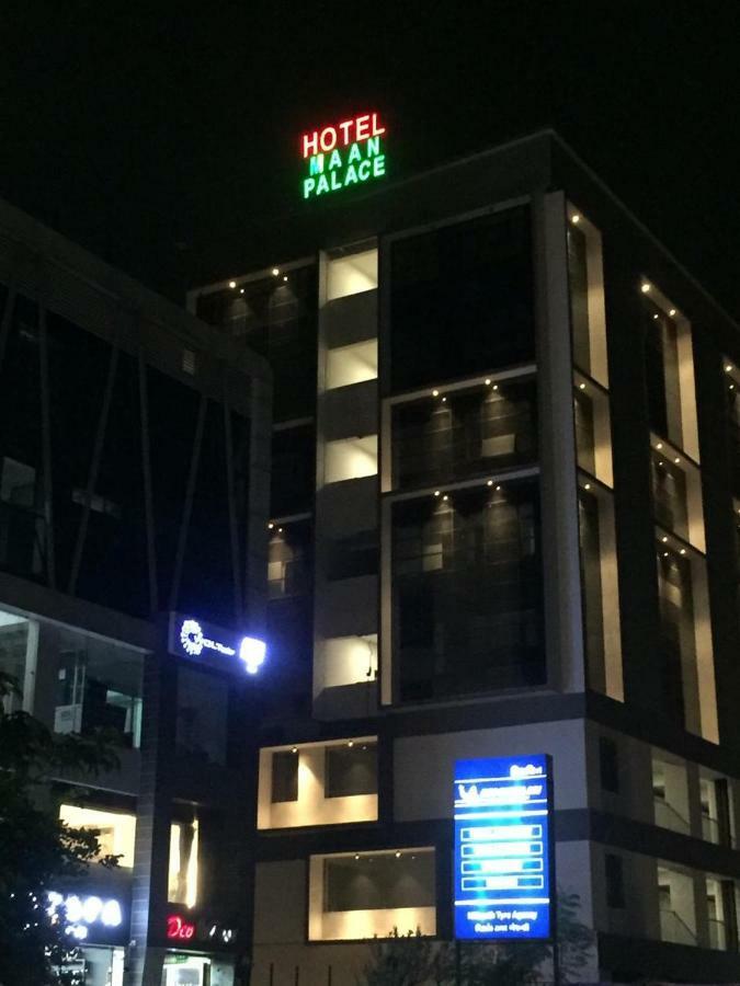 Maan Palace