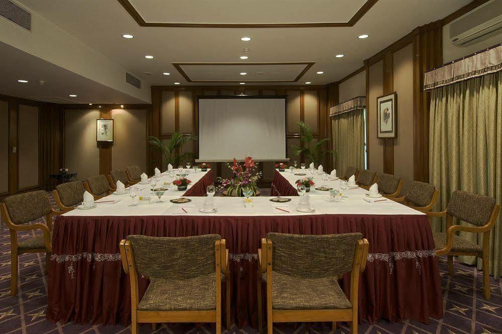 The Ummed Airport 5* Ahmedabad