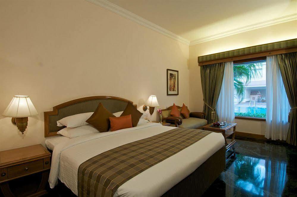 Hotel The Ummed Airport Ahmedabad