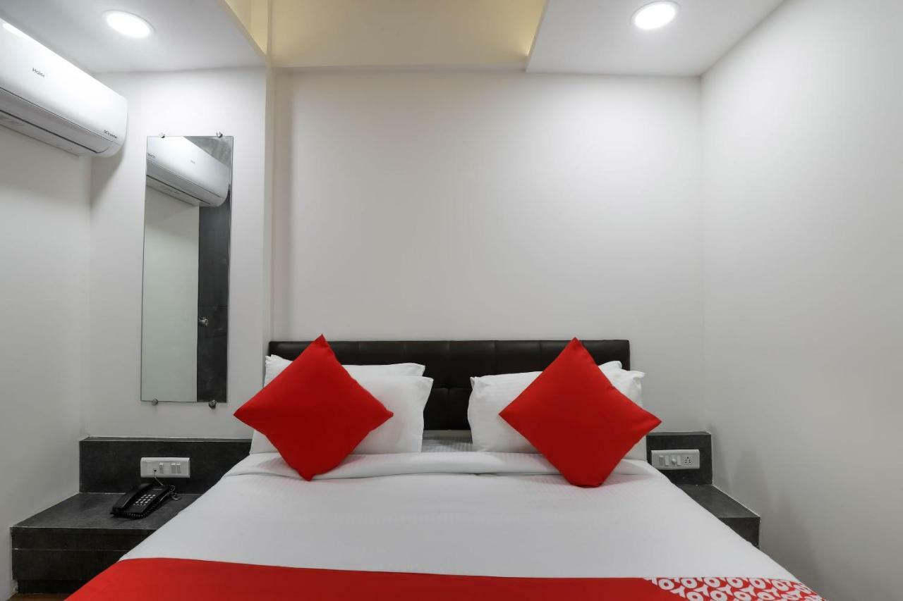 Oyo 40139 Peradiot Ahmedabad