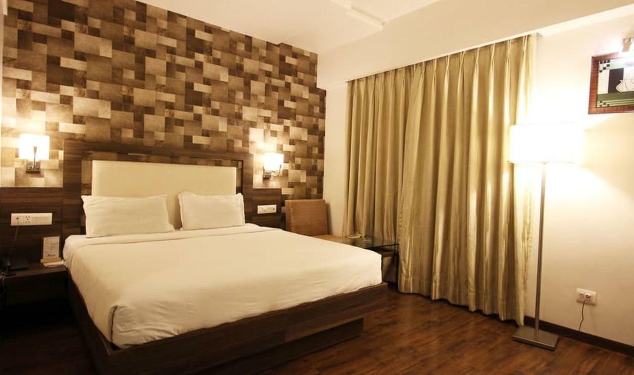Aaram Orchard Hotel 2*