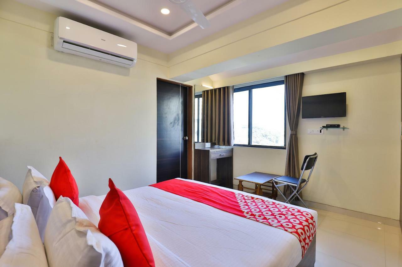 Hotel Radhe Residency 3*