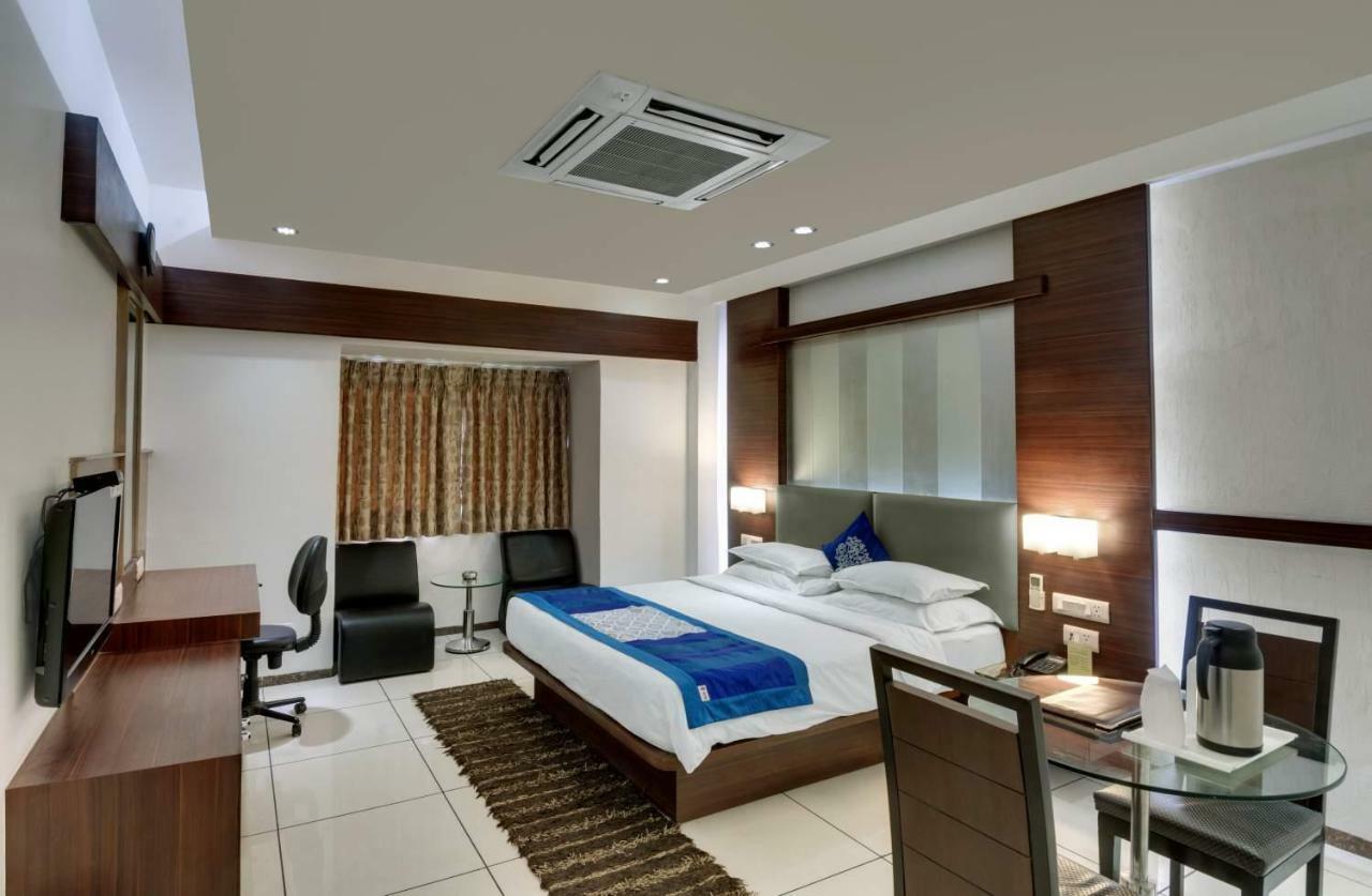 Pearl & Banquets 3* Ahmedabad