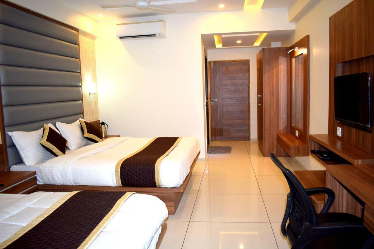 Royal Square By Sky Ahmedabad