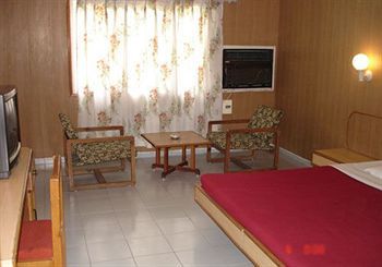 Hotel Greenwoods & Ahmedabad