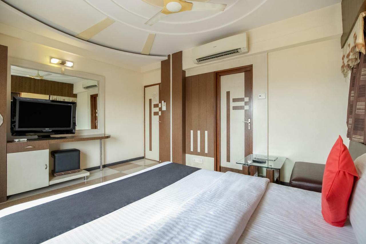 Capital O 978 Marshall The Hotel Ahmedabad