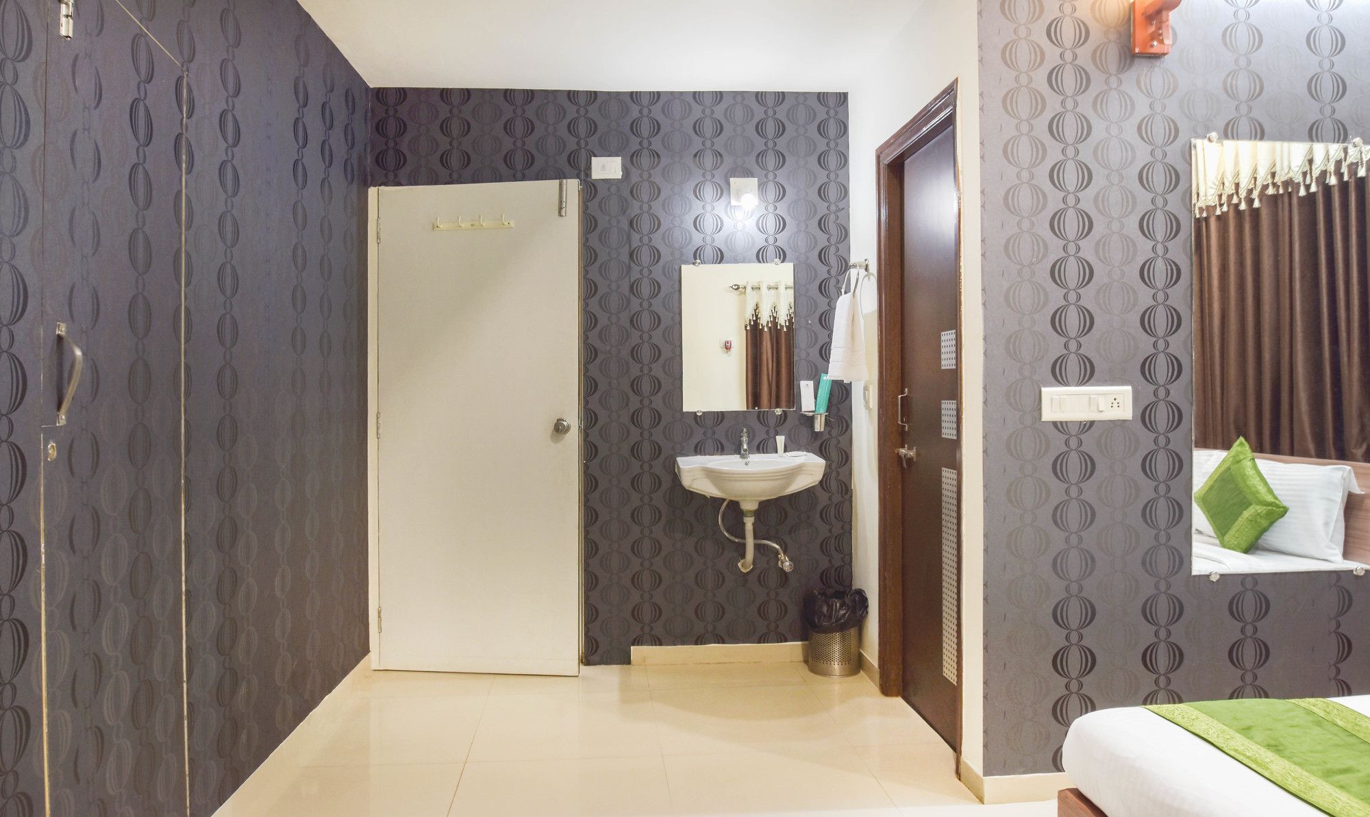 Treebo Sun Star 3* Ahmedabad