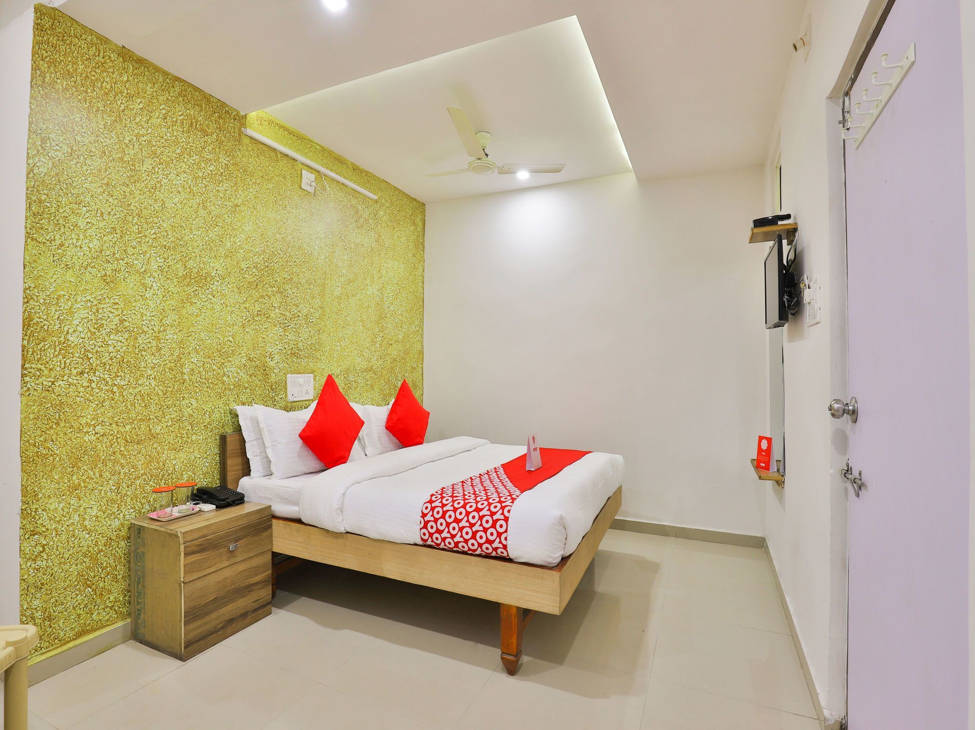 Oyo 15509 Shreenath Hotel 2*