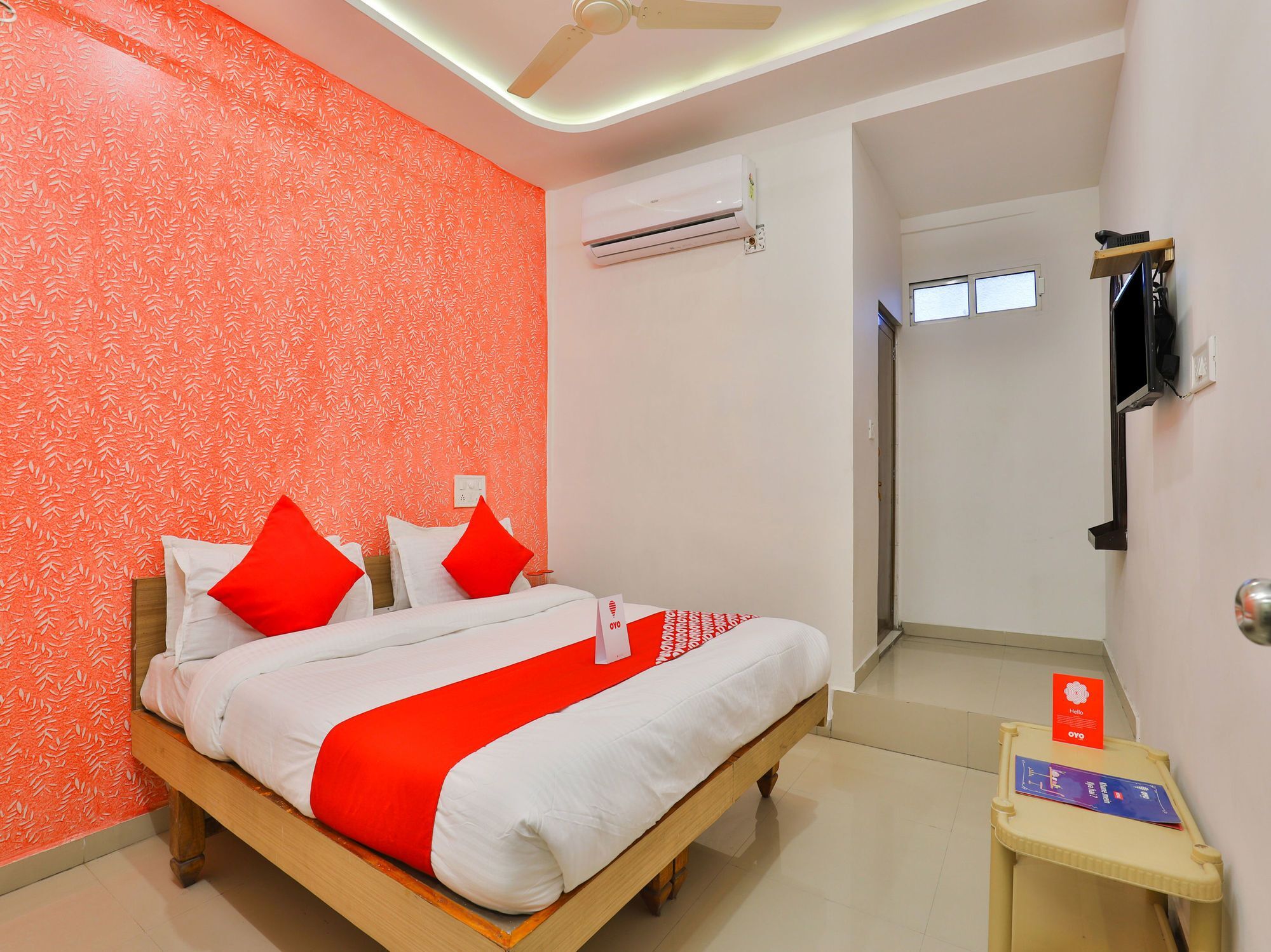Oyo 15509 Shreenath Hotel