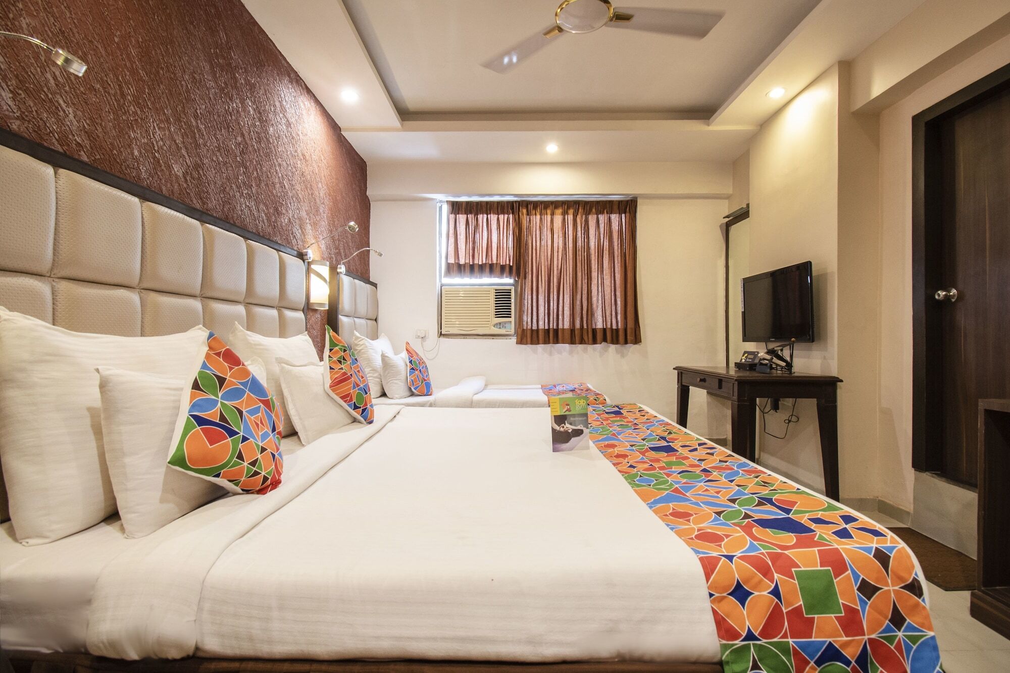 Hotel Maan Residency Satellite Road