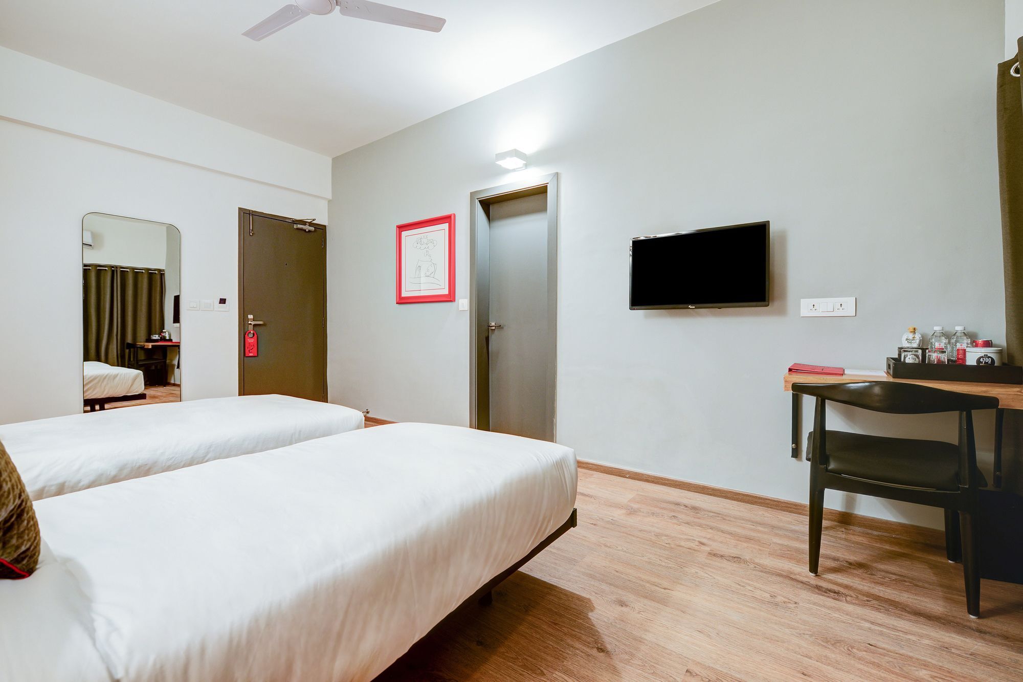 Oyo Townhouse 30 Ashram Road Hotel 3*