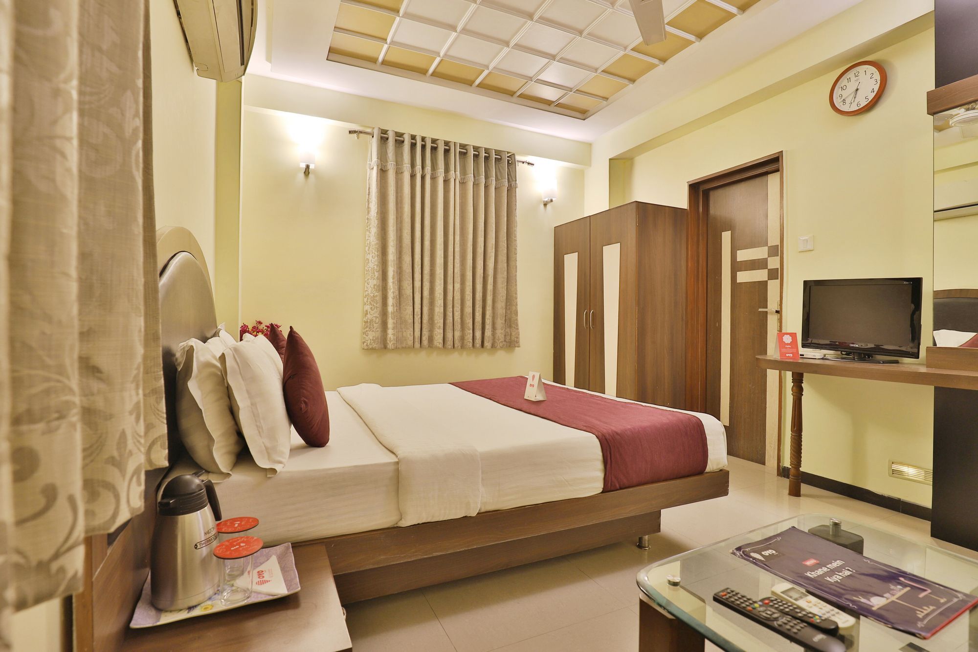Capital O 978 Marshall The 2* Ahmedabad