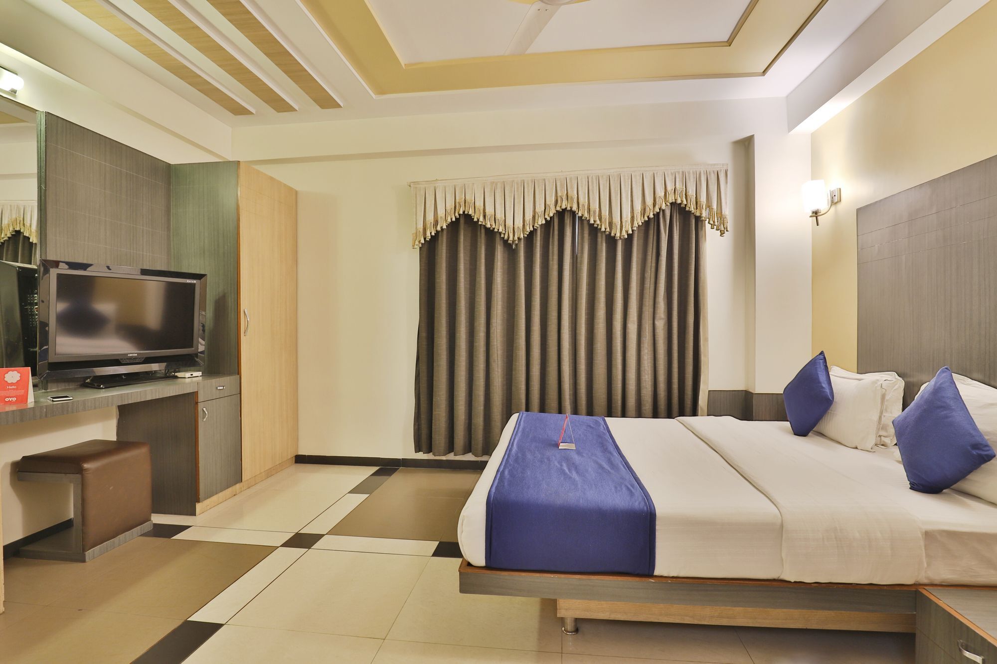 Capital O 978 Marshall The 2* Ahmedabad