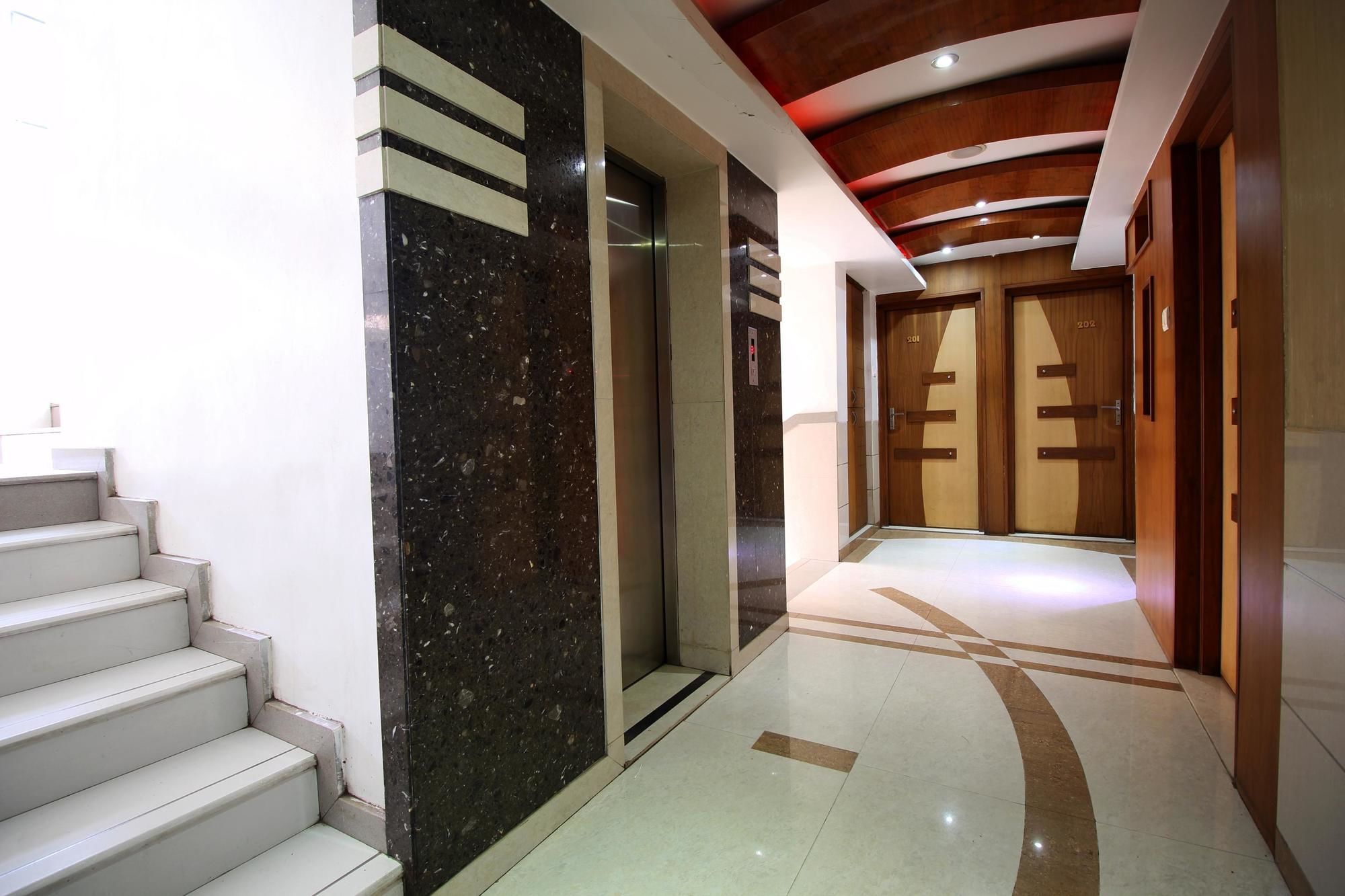 Capital O 978 Marshall The Hotel Ahmedabad