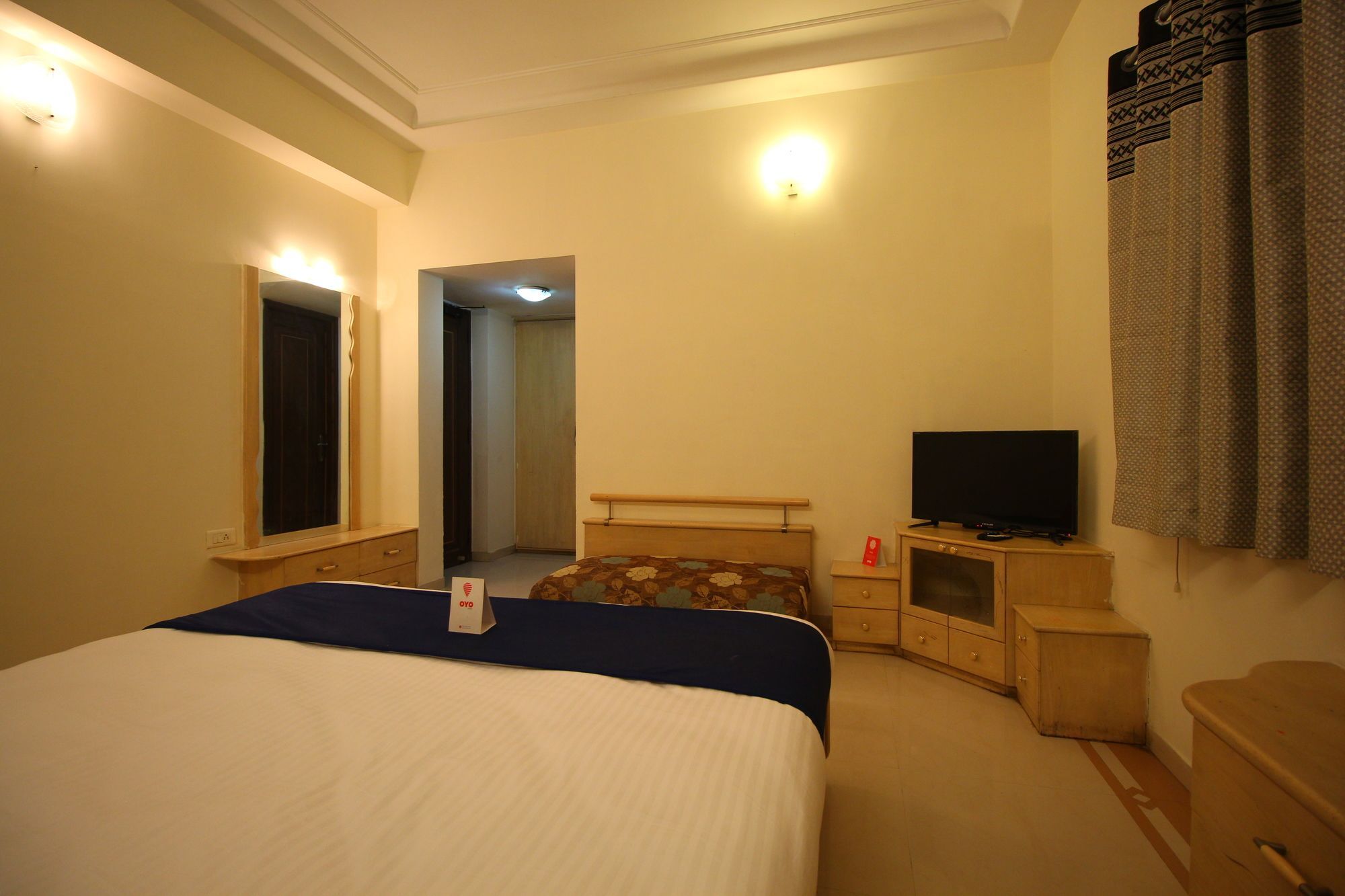 Oyo 8949 Atman Hotel