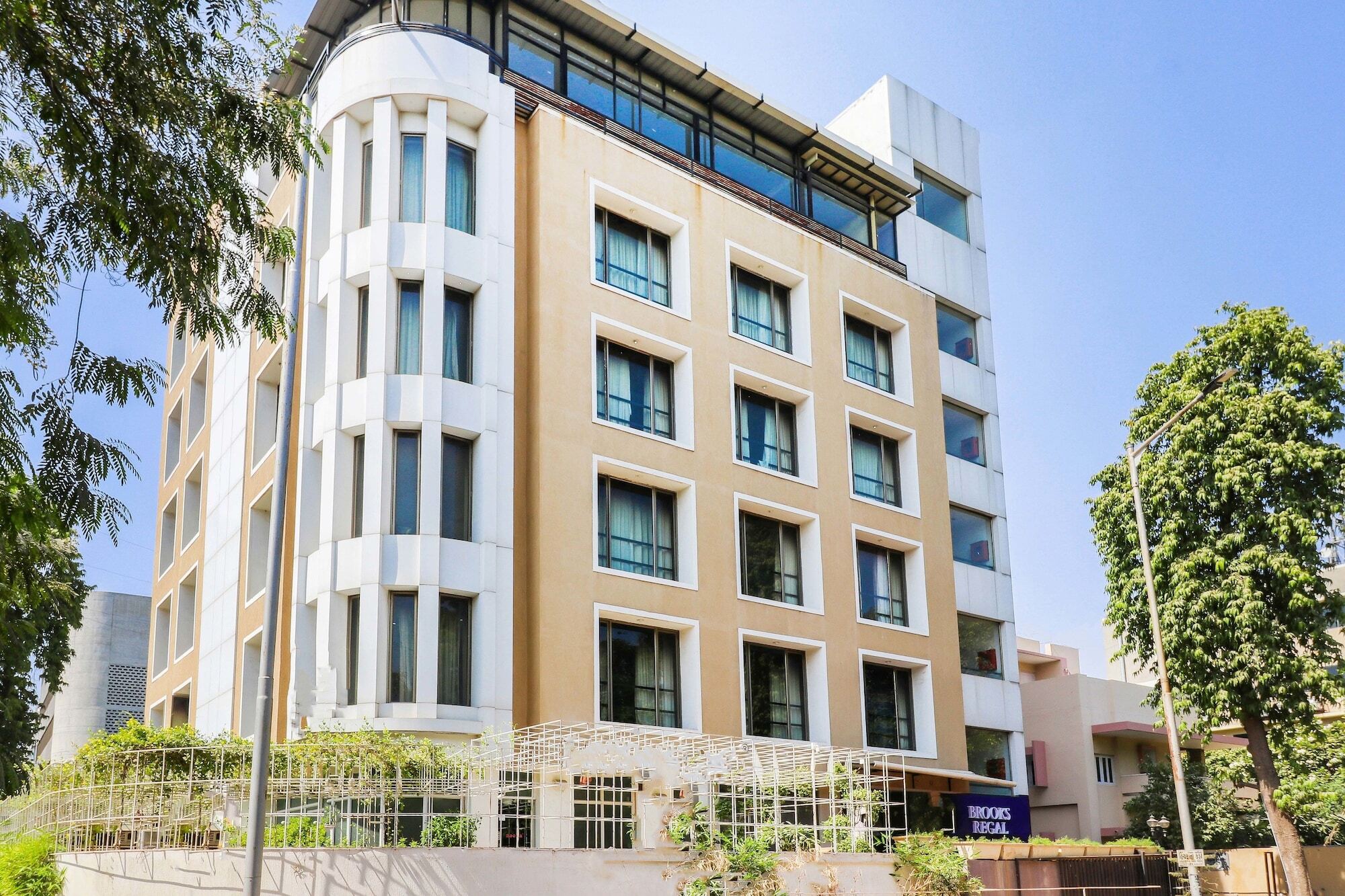 Hotel Brooks Regal 3*