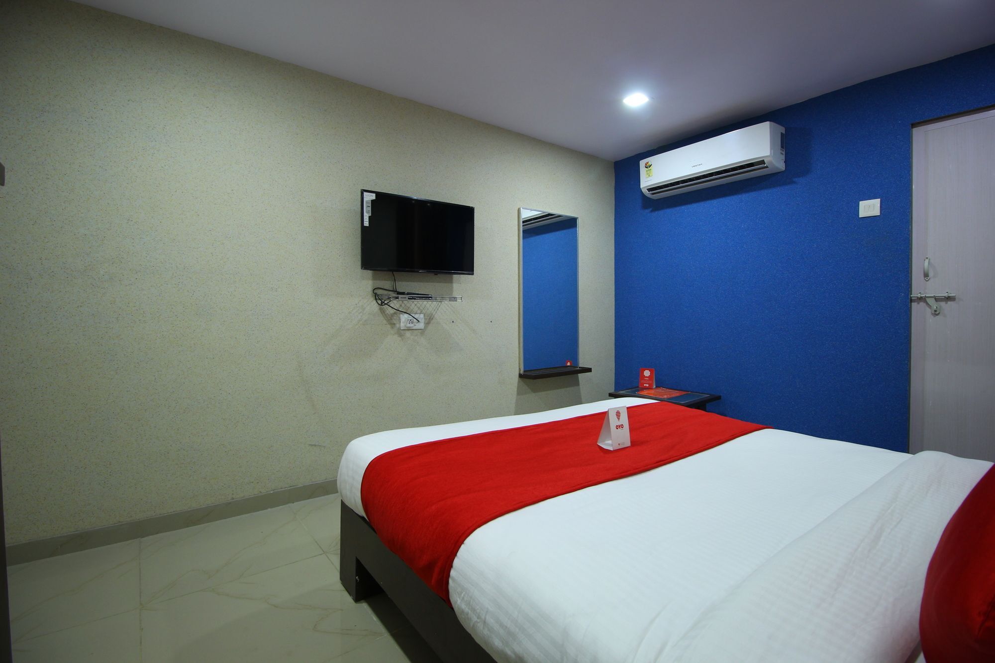Vaccinated Staff- Oyo 8692 Vibrant Regency Hotel Ahmedabad