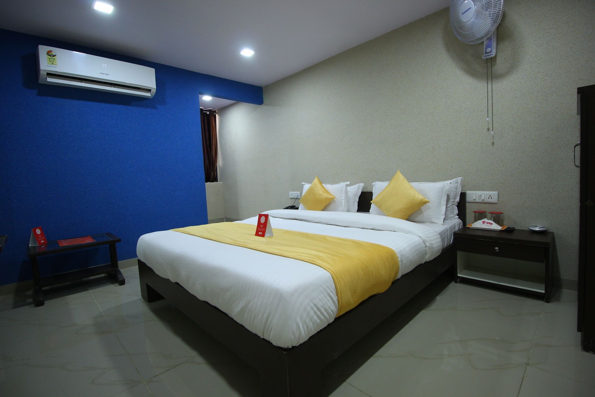 Vaccinated Staff- Oyo 8692 Vibrant Regency 3* Ahmedabad