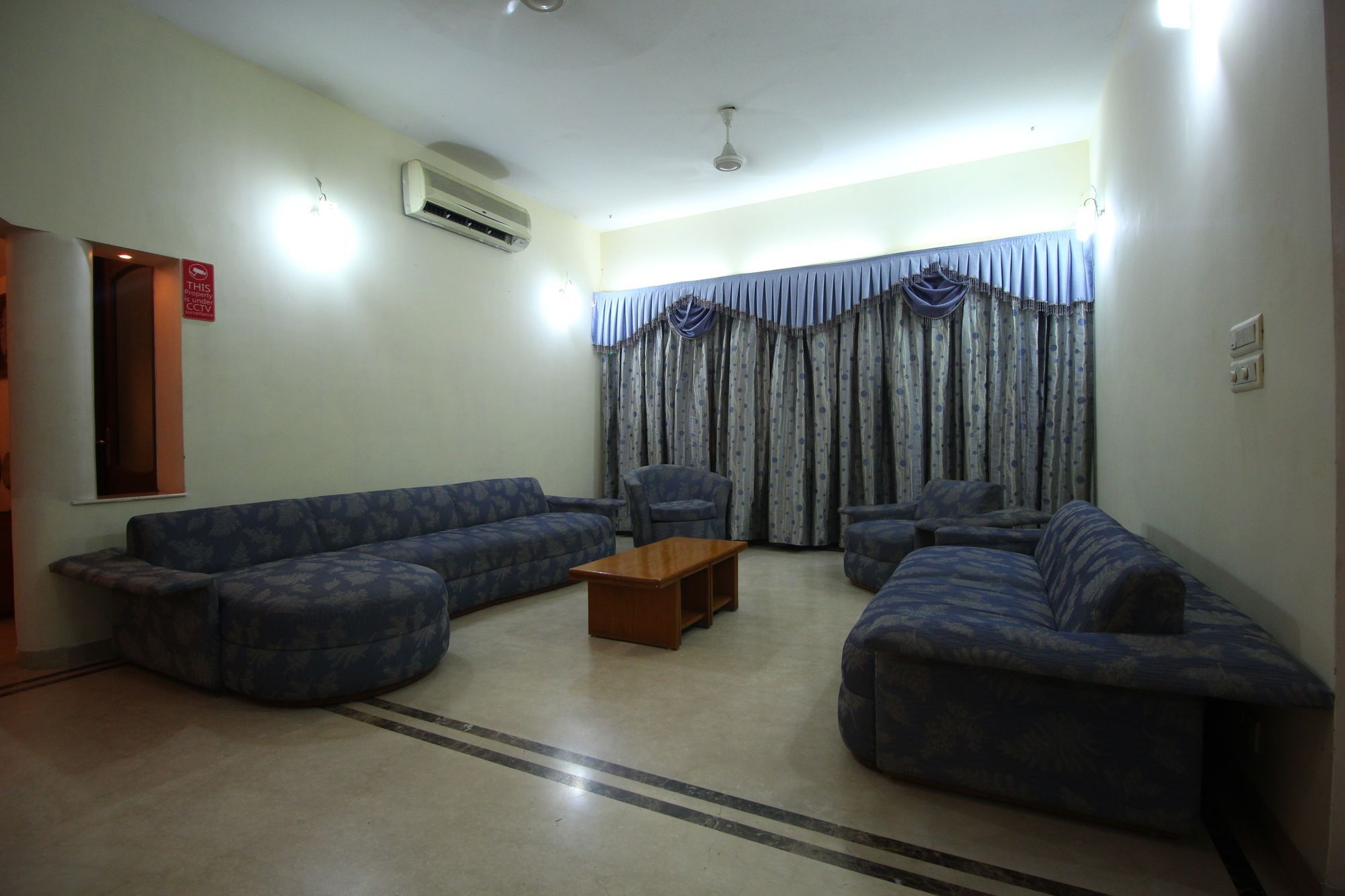 Hotel Oyo 8949 Atman Ahmedabad