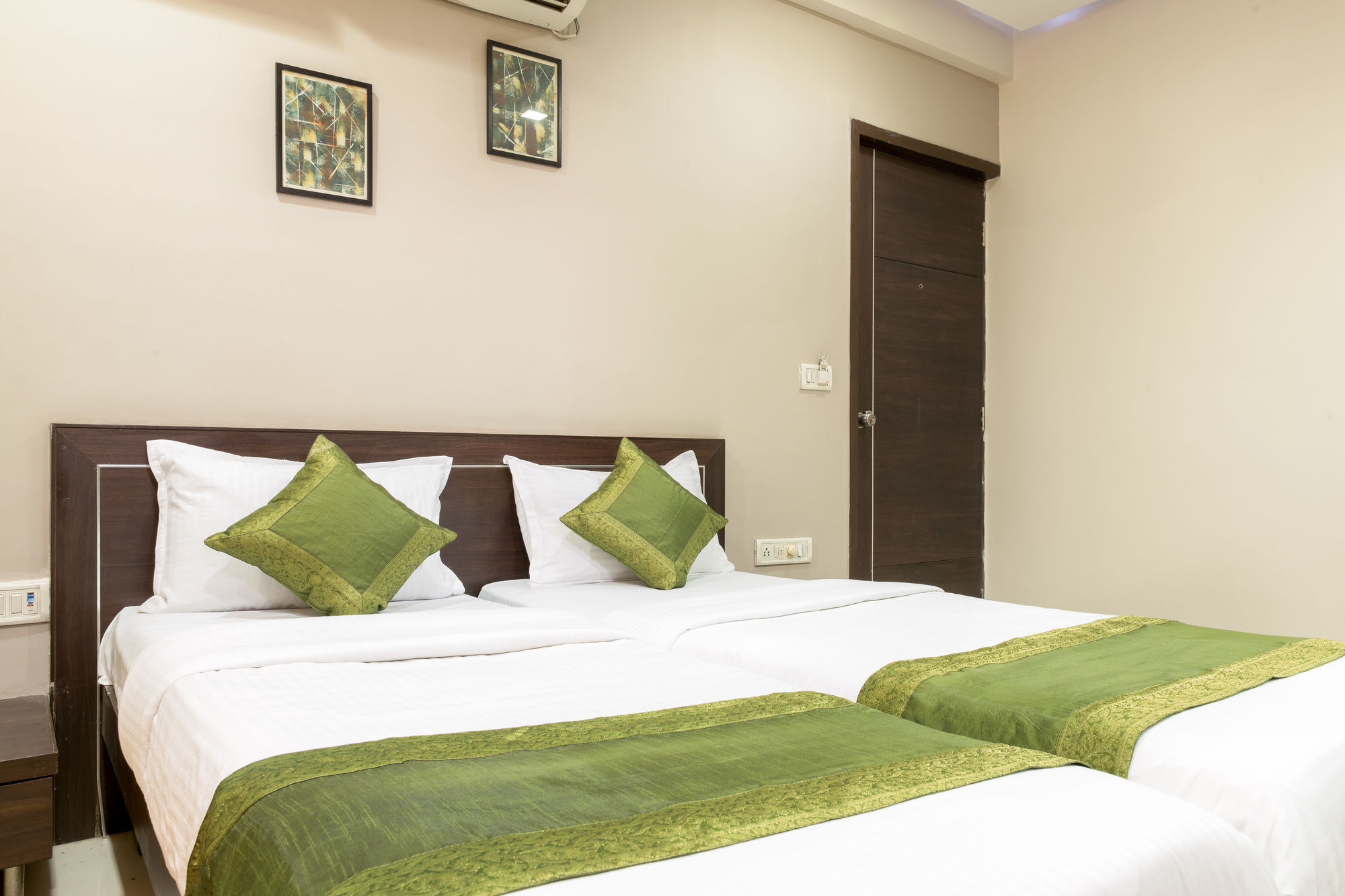 Hotel Treebo Trend Shrimad Residency