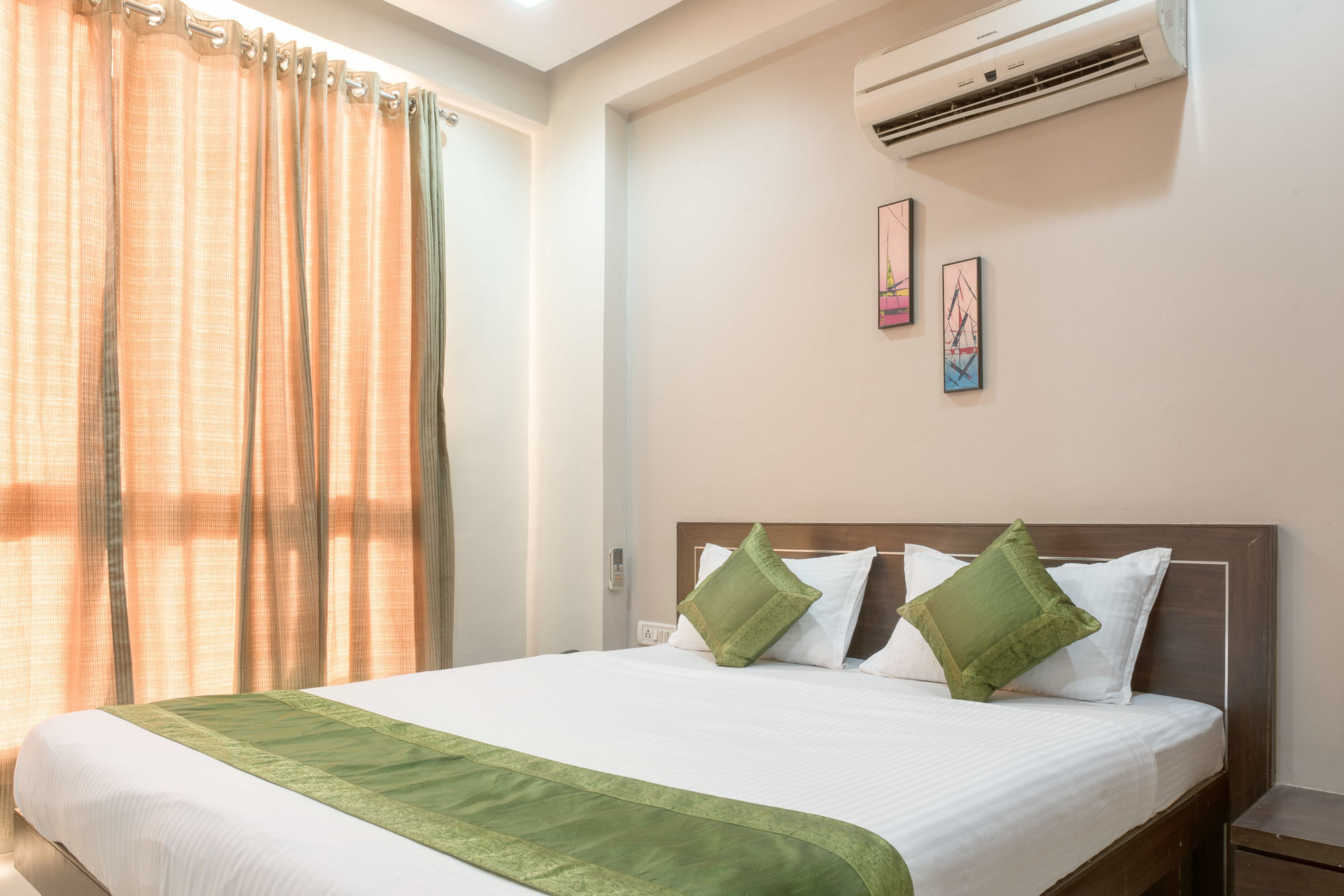 Hotel Treebo Trend Shrimad Residency