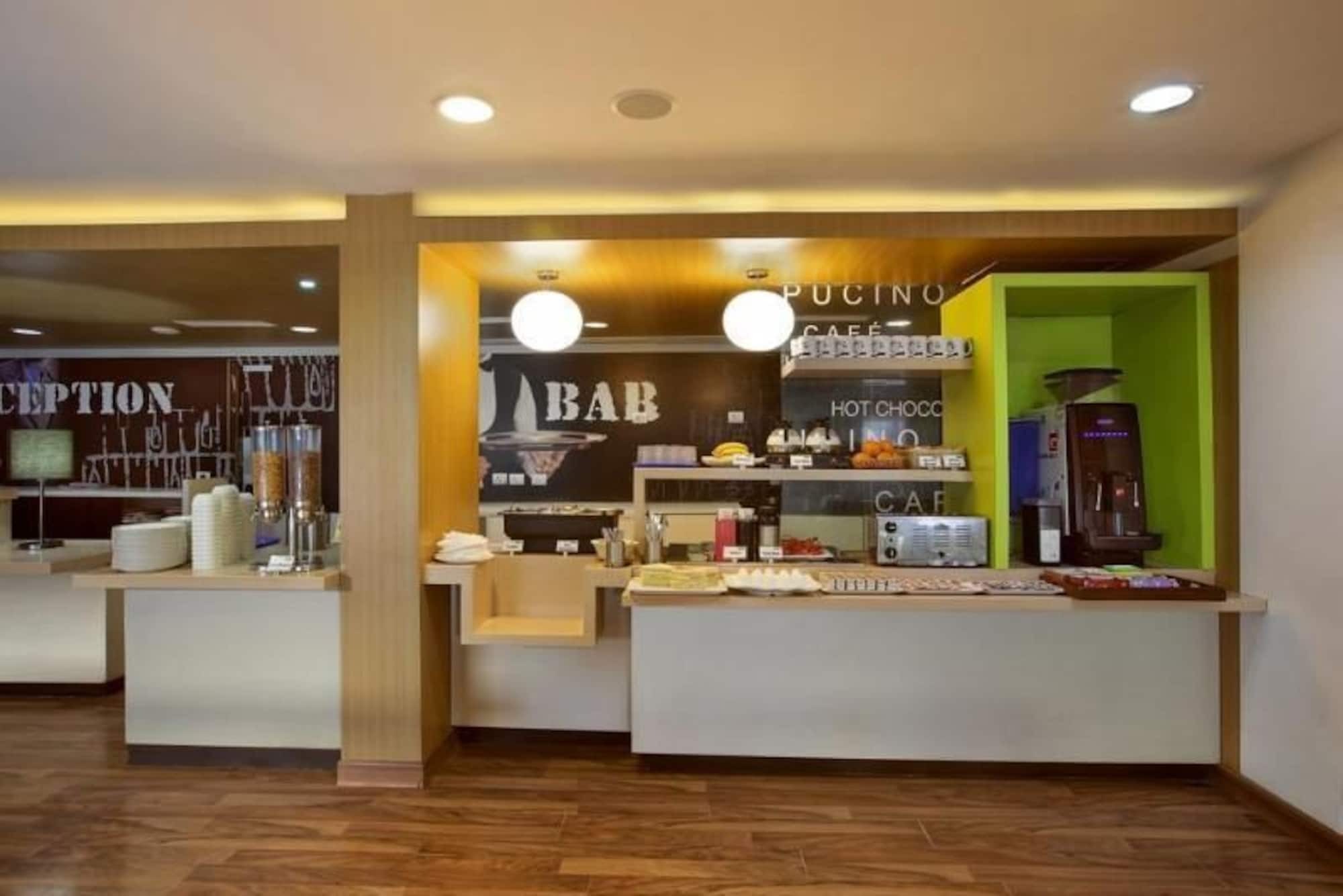 Express Prahlad Nagar By Ihg 4* Ahmedabad
