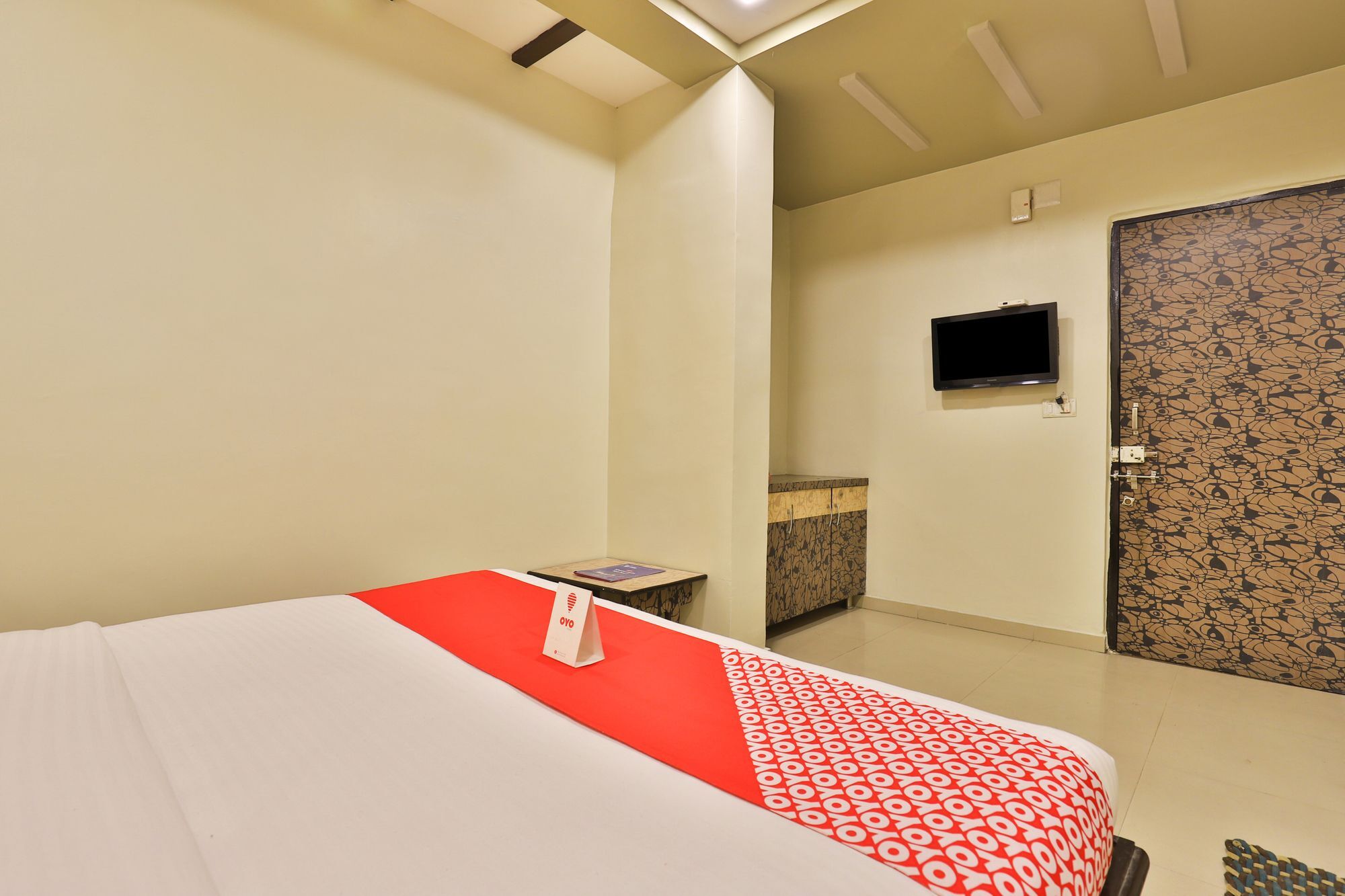 Oyo 11450 Balaji Hotel Ahmedabad