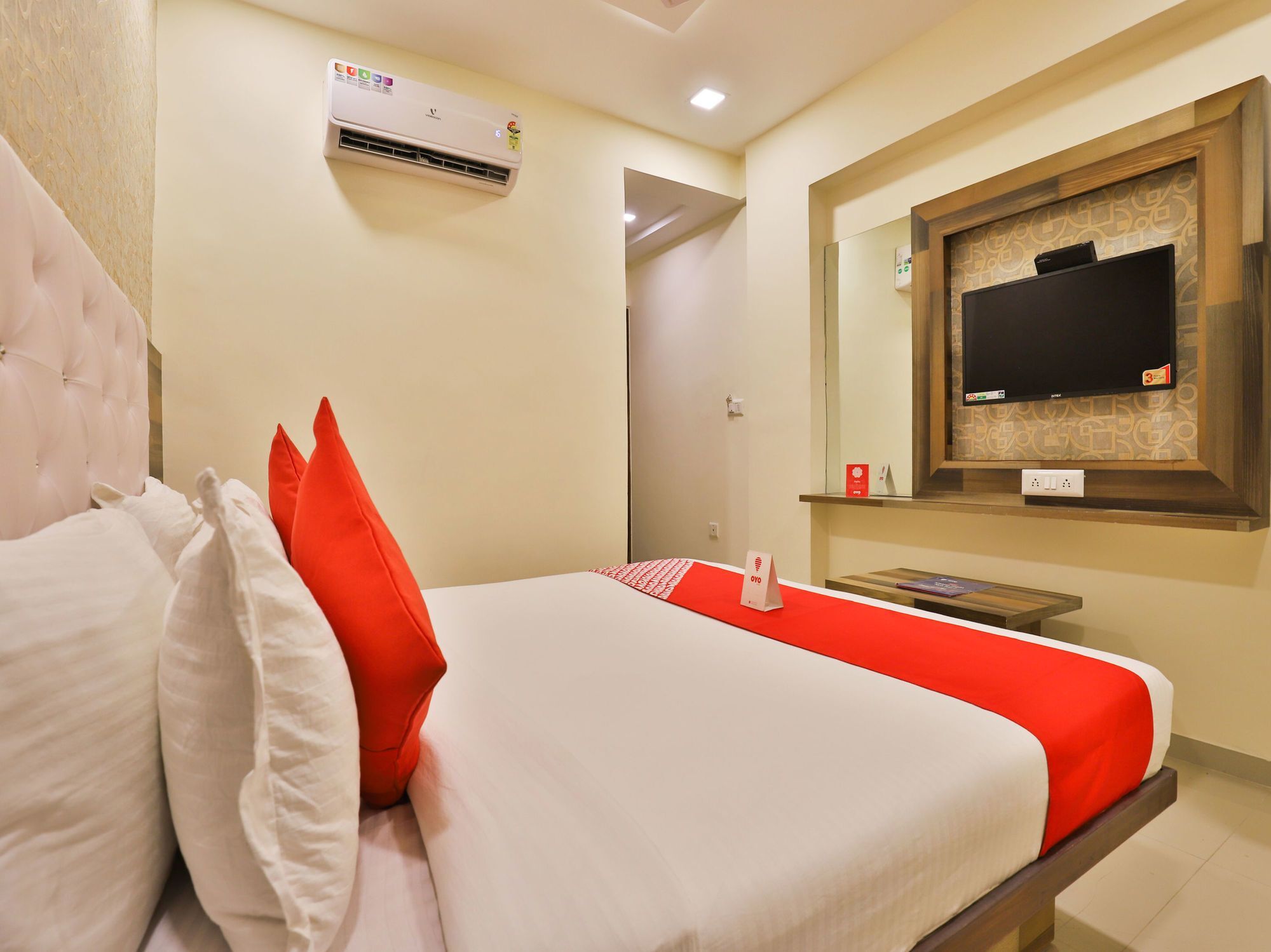 Oyo 12654 Sunshine Hotel 2*