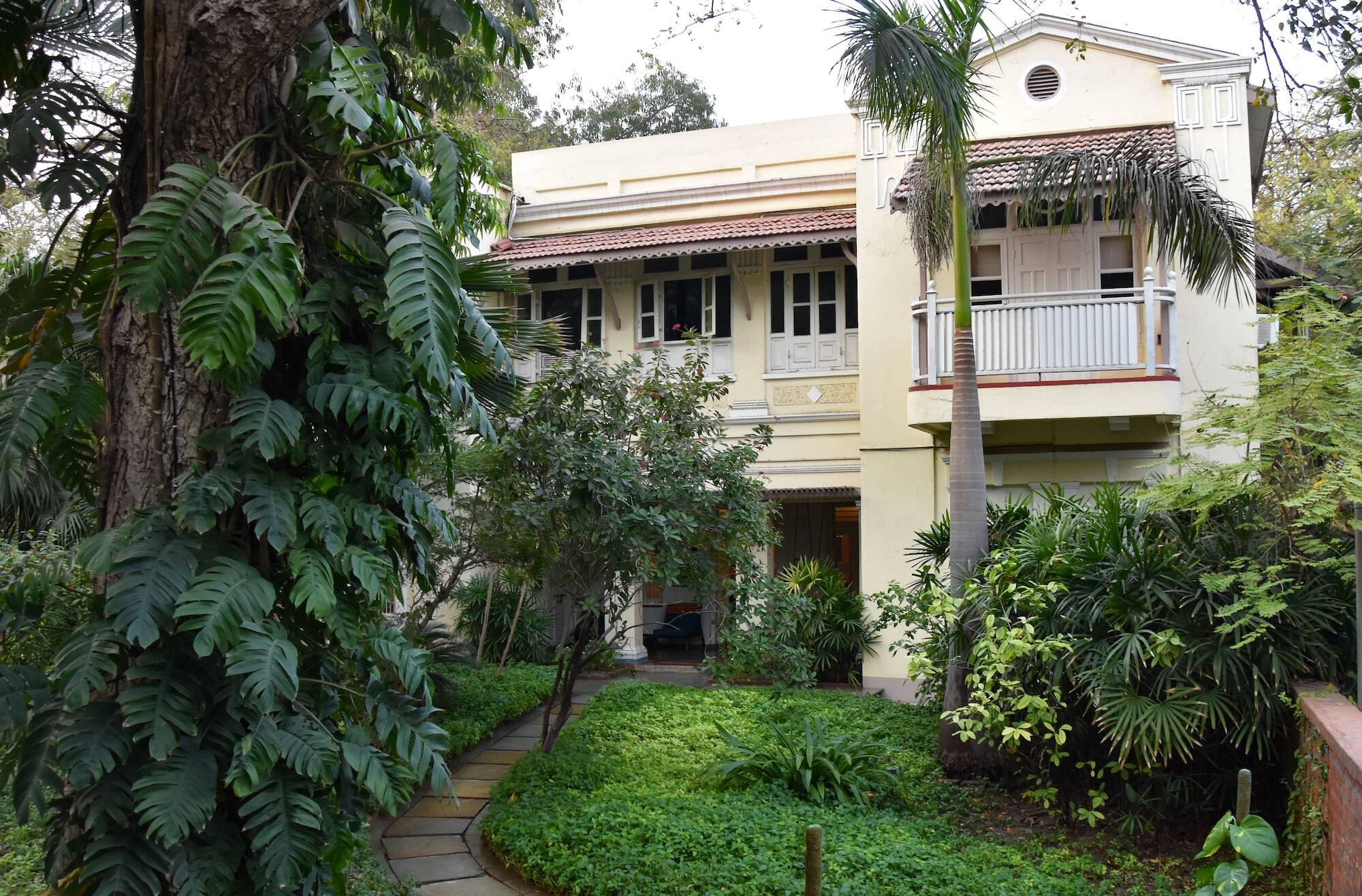 Mangalbag Gallery And Residency Ahmedabad